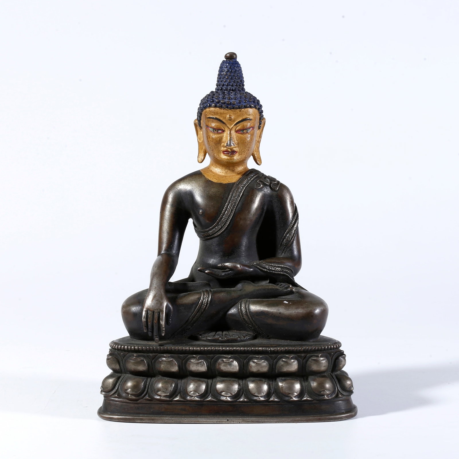 A PARTIAL GILT BRONZE STATUE OF SHAKYAMUNI (1 of 9)