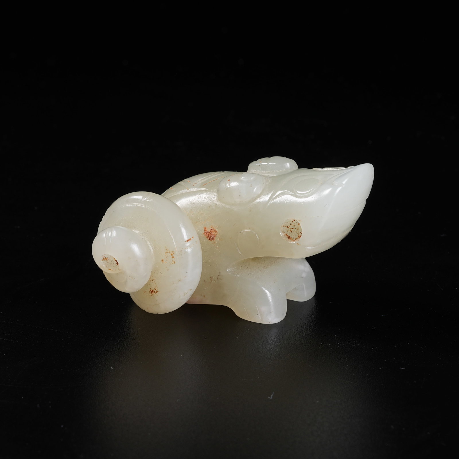 A ANCIENT JADE DIVINE DRAGON PENDANT (1 of 7)