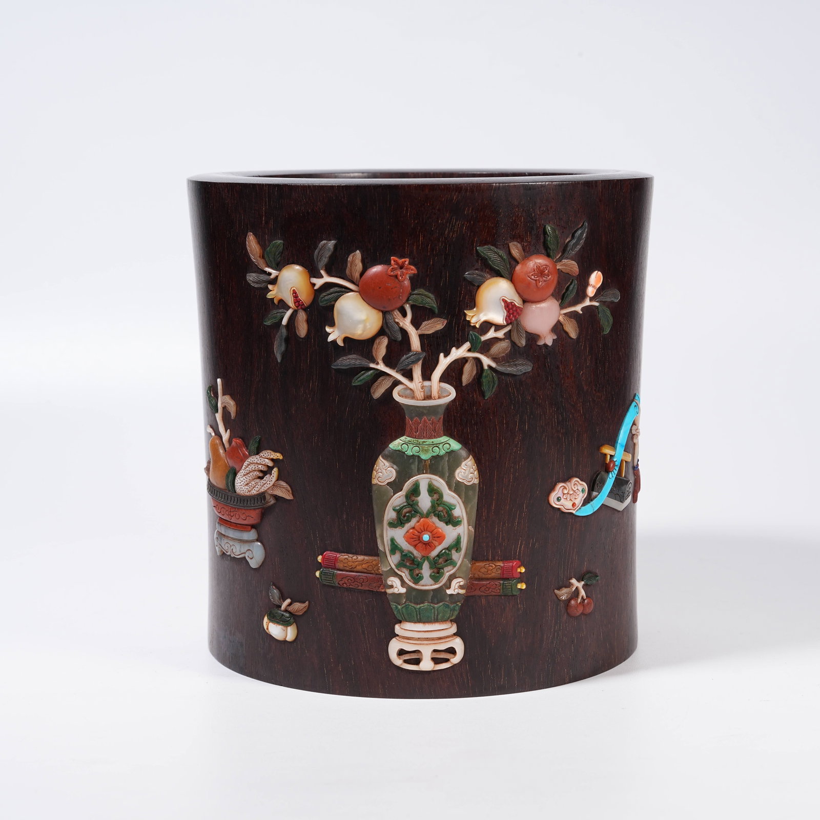A BRUSH POT WITH ANTIQUE PATTERNS AND PRECIOUS STONE INLAY ON REDWOOD: Brush Pot with Antique Patterns and Precious Stone Inlay on Redwood