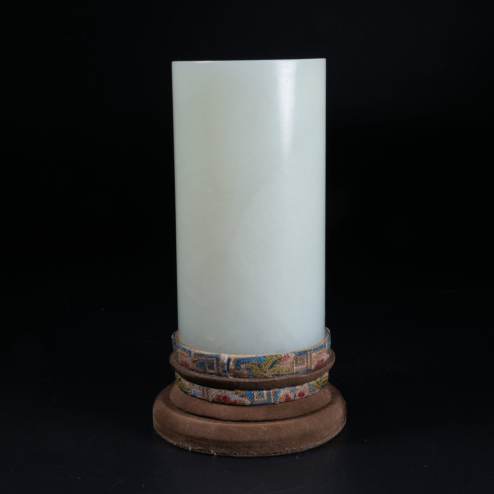 A HETIAN WHITE JADE BRUSH POT (1 of 9)