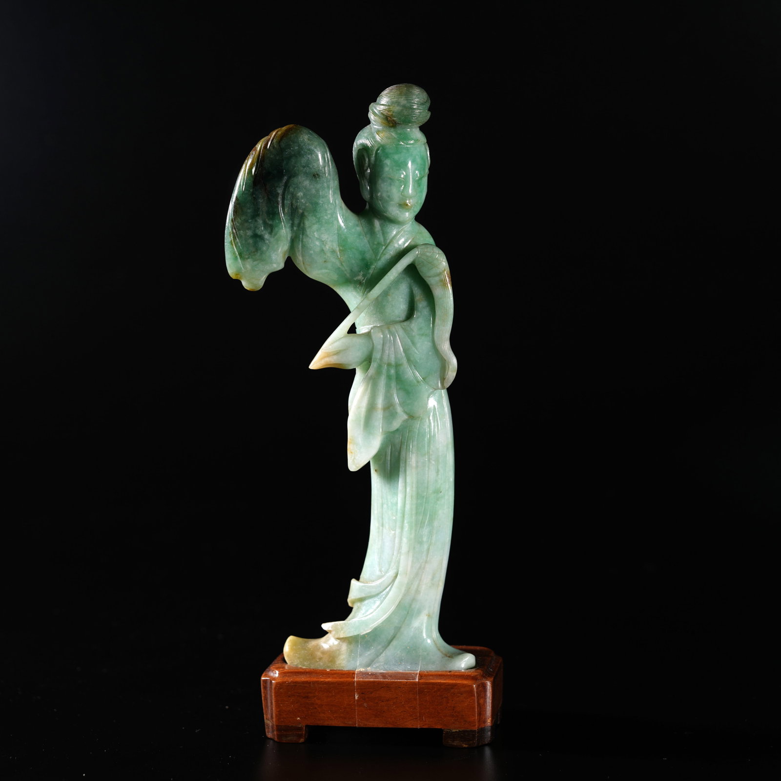 A JADEITE CARVED FIGURE ORNAMENT: Jadeite Carved Figure Ornament