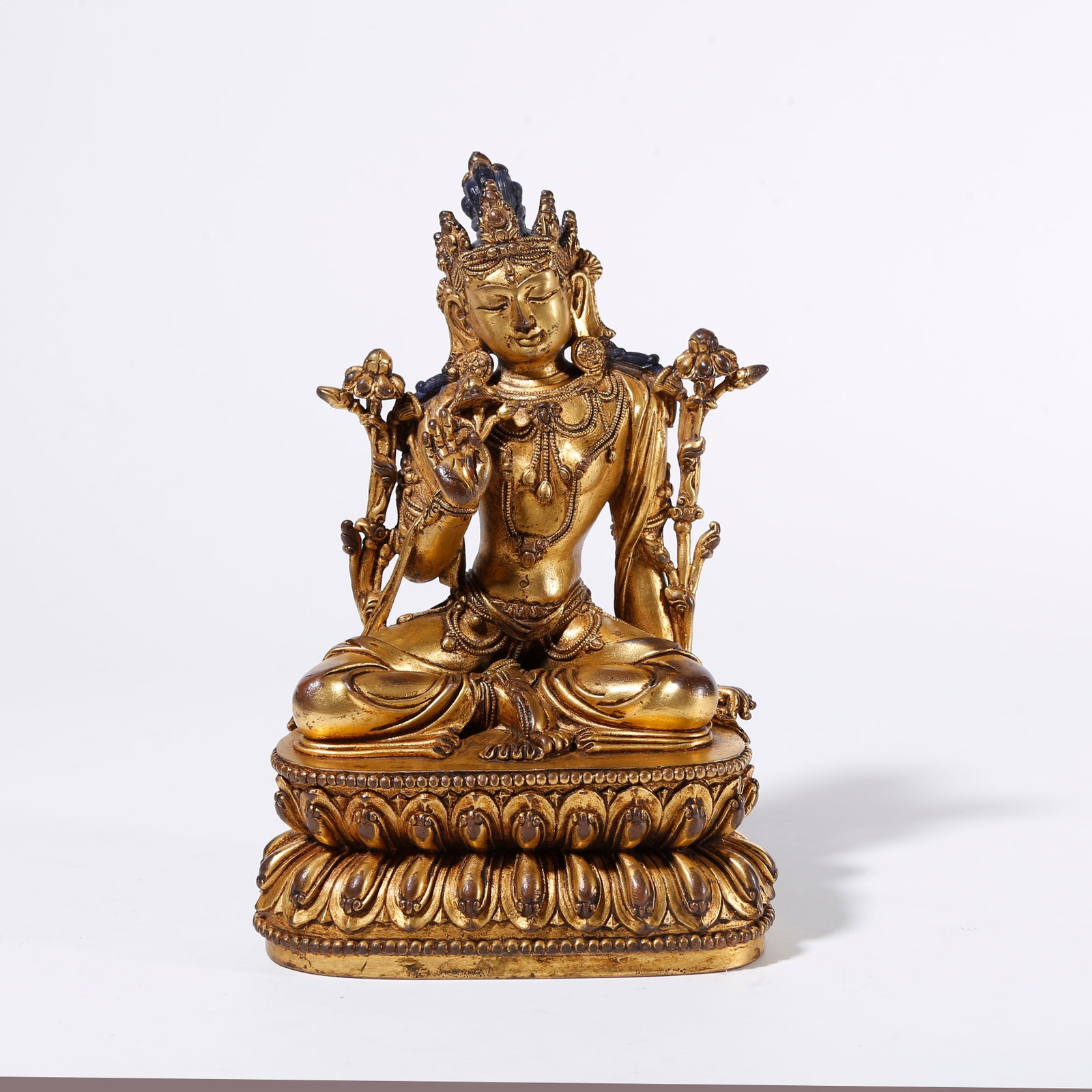 A GILT BRONZE BUDDHA STATUE (1 of 9)