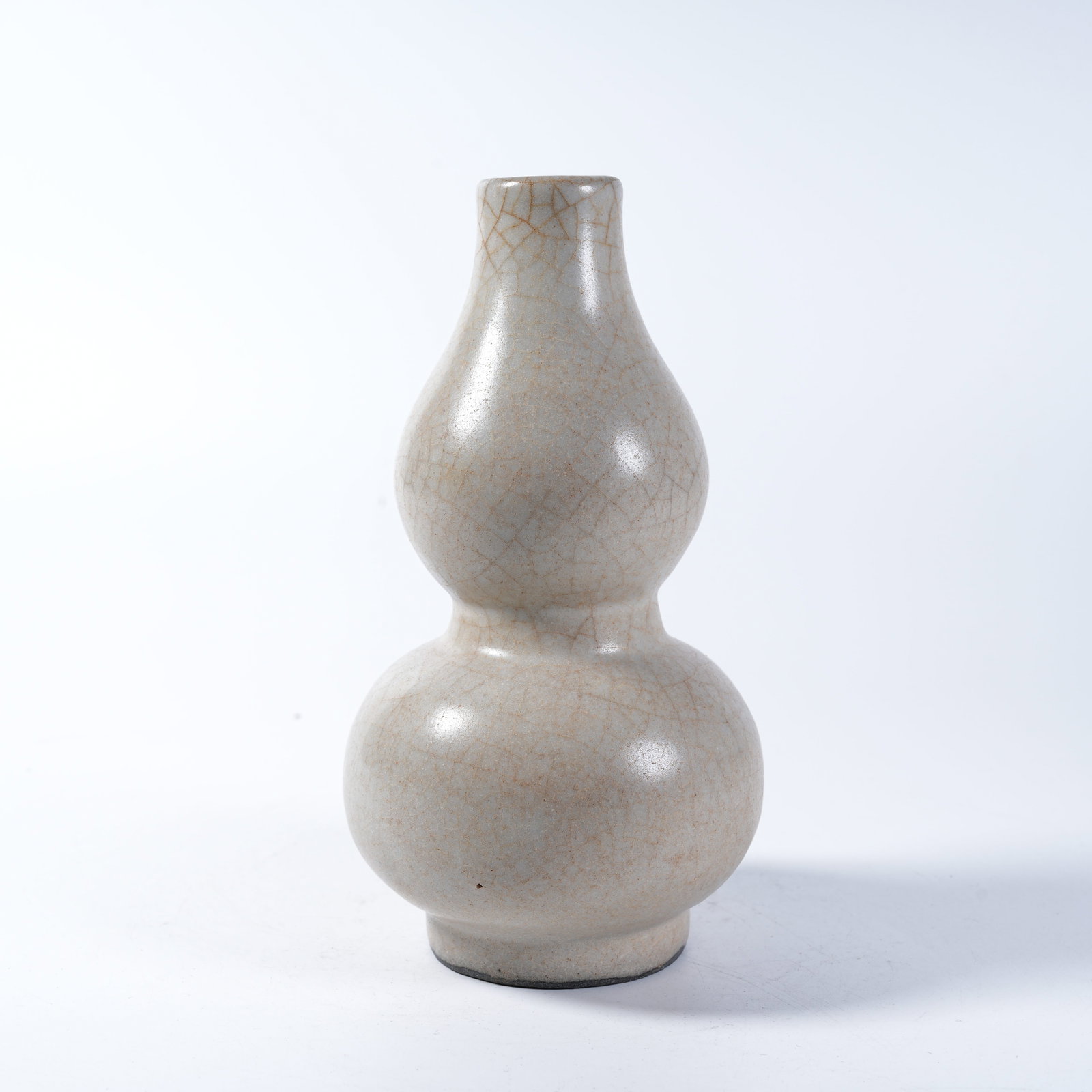 A HULU GOURD VASE OF GE KILN: Hulu Gourd Vase of Ge Kiln