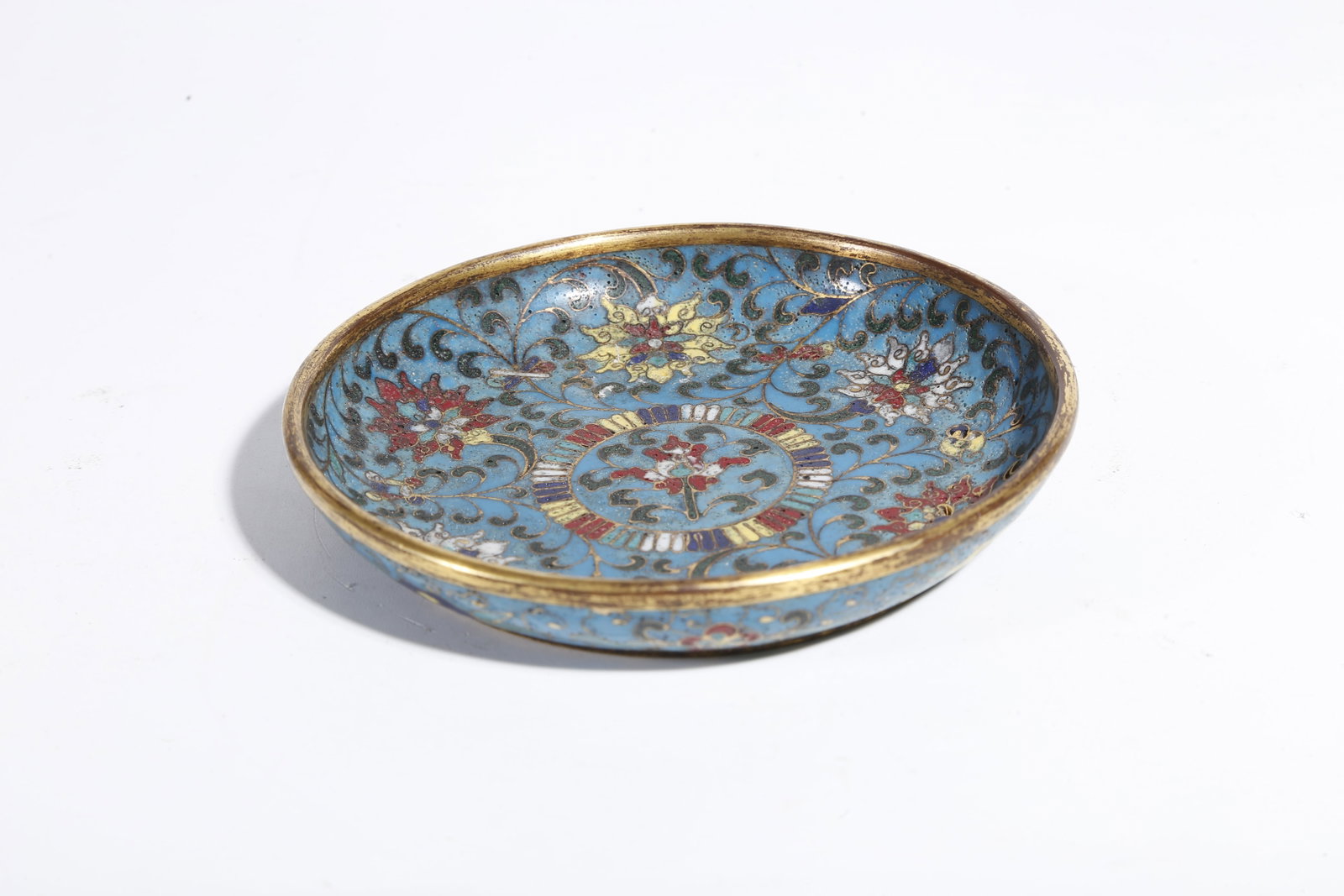 A CLOISONNÉ WASHER WITH INTERLOCKING FLORAL PATTERN - 4
