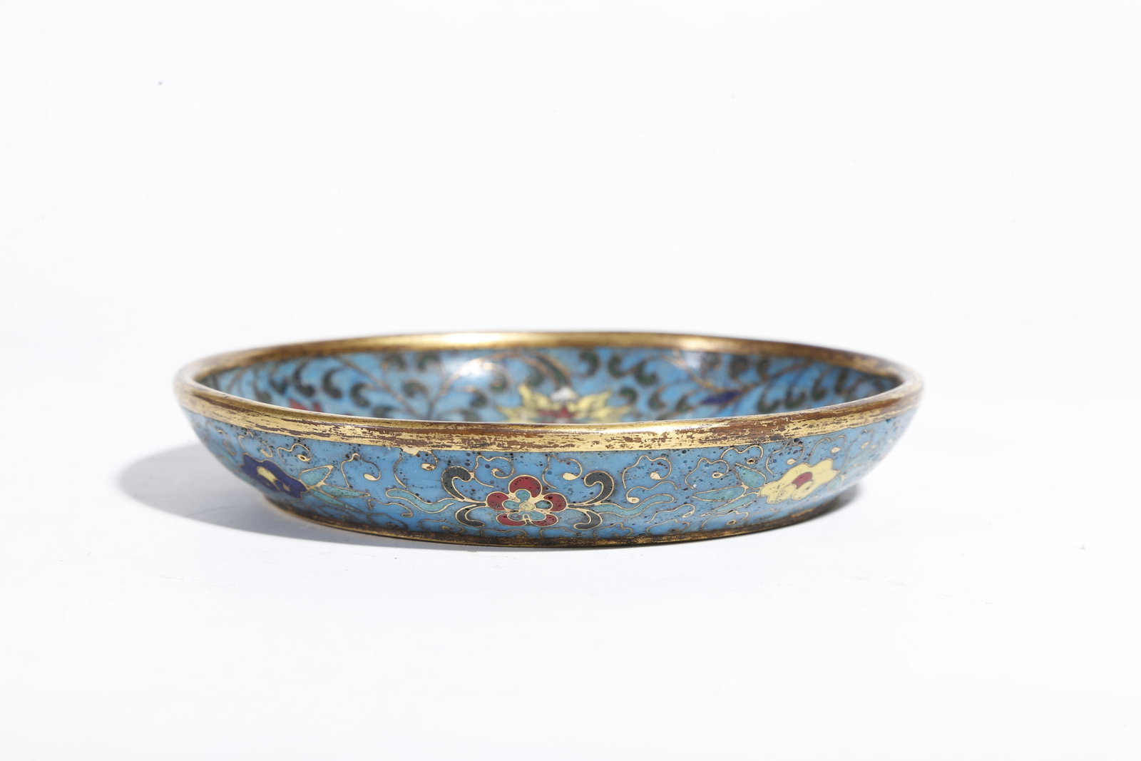 A CLOISONNÉ WASHER WITH INTERLOCKING FLORAL PATTERN - 5