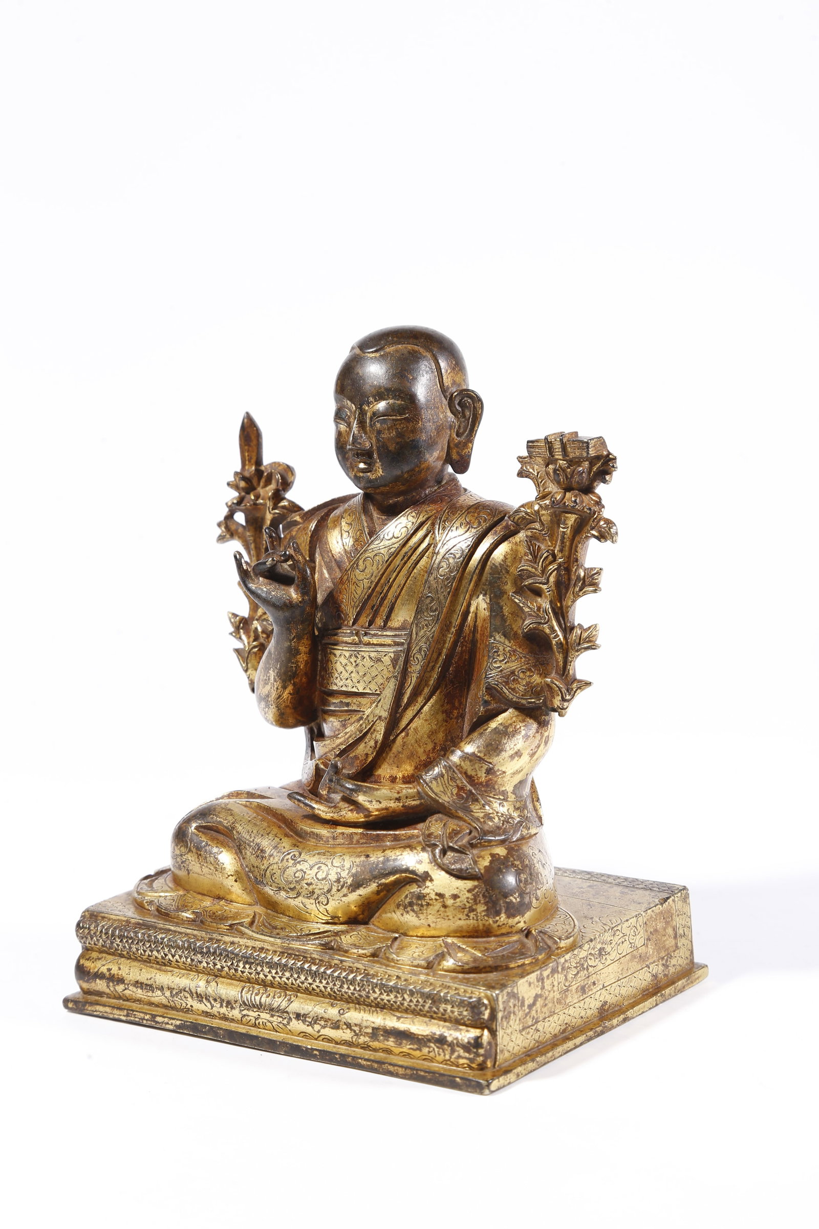 A GILT-BRONZE LAMA FIGURE - 4