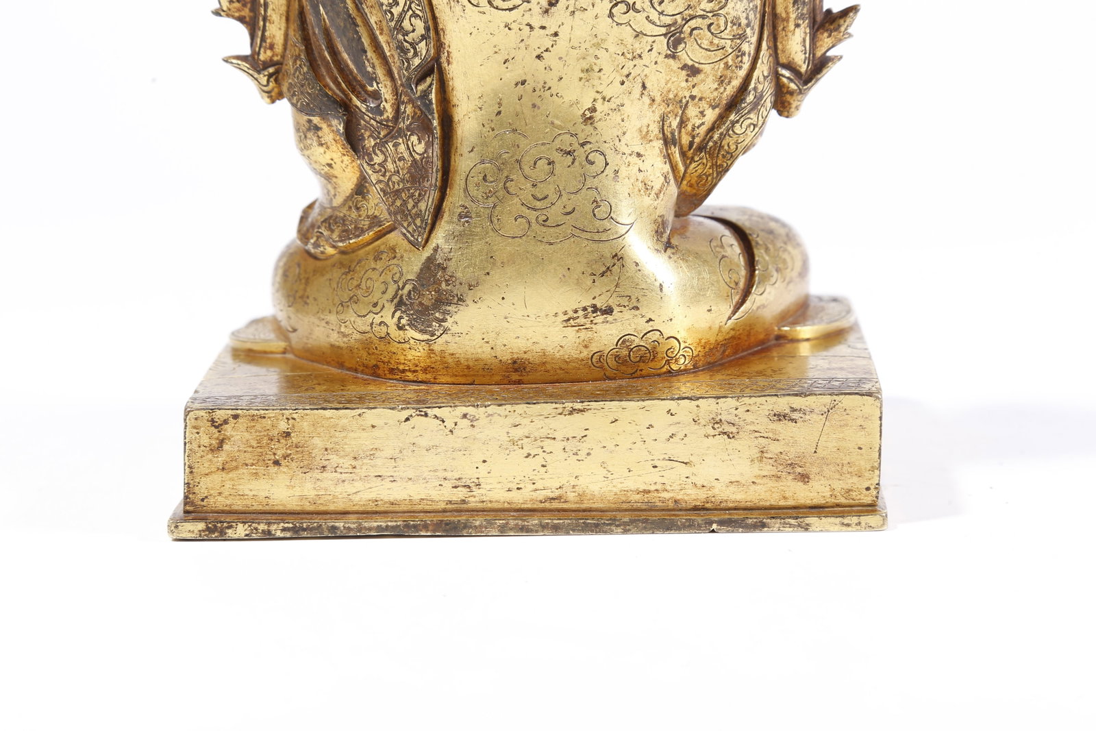 A GILT-BRONZE LAMA FIGURE - 7