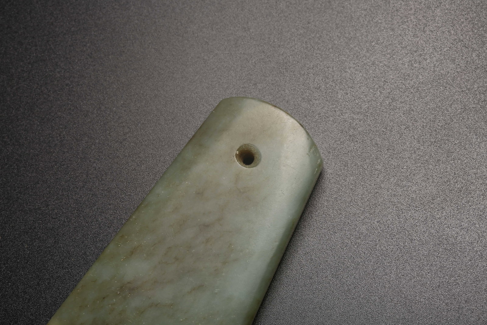 A ARCHAIC JADE AXE - 3