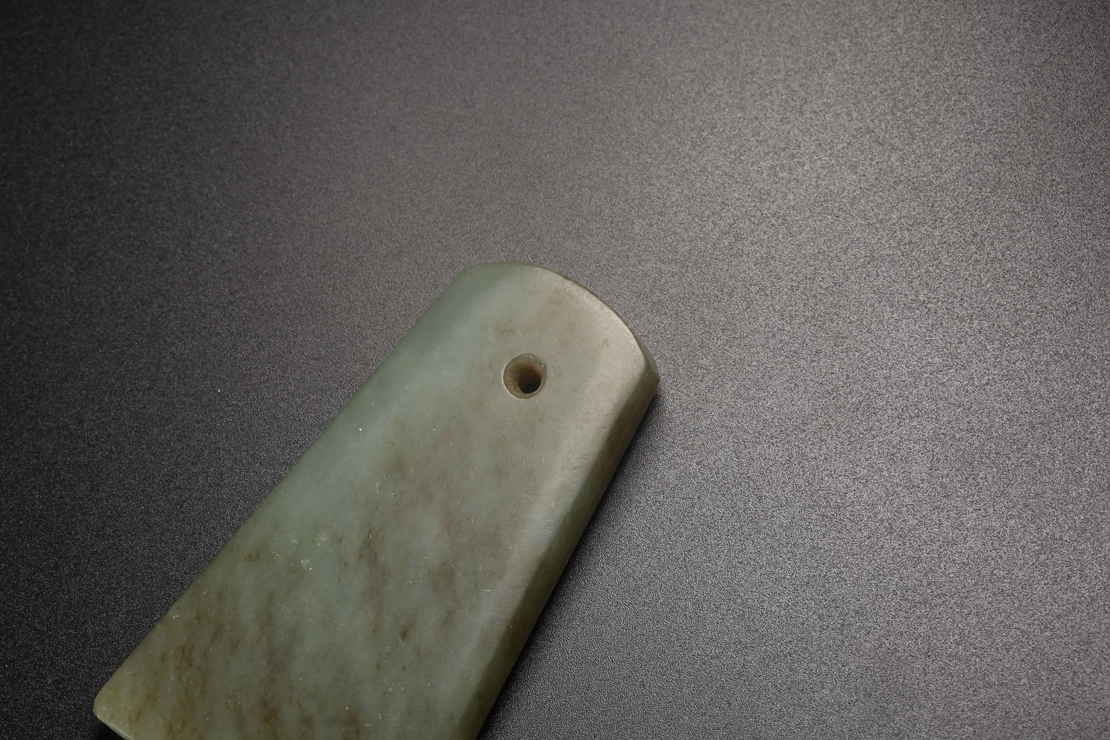A ARCHAIC JADE AXE - 8