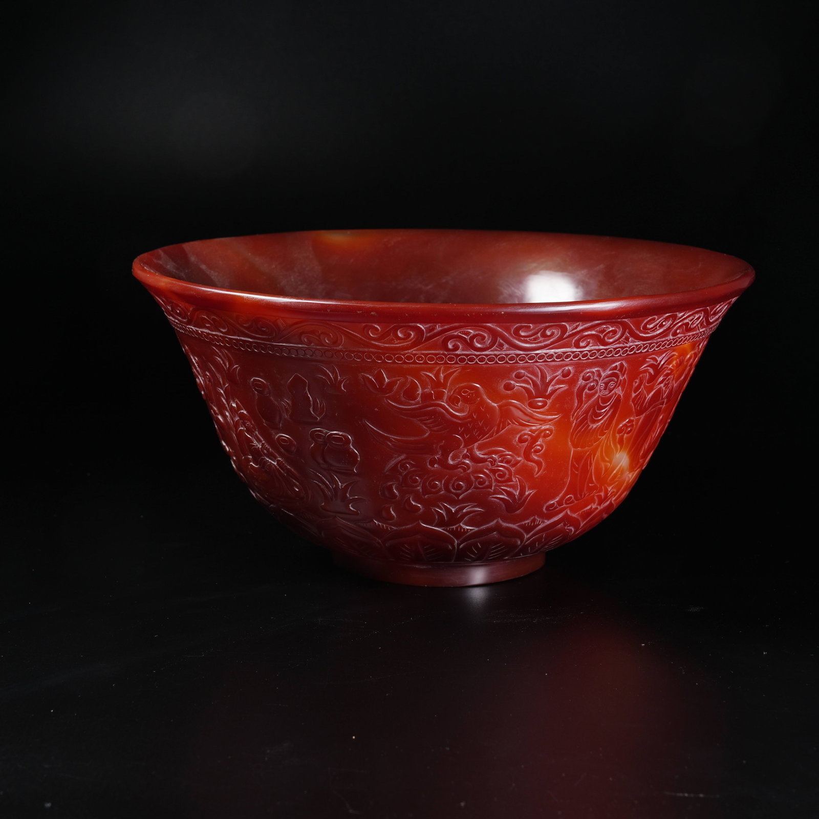 A WARRING STATES RED AGATE LARGE BOWL CARVED WITH NARRATIVE FIGURE PATTERNS: Warring States Red Agate Large Bowl Carved with Narrative Figure Patterns