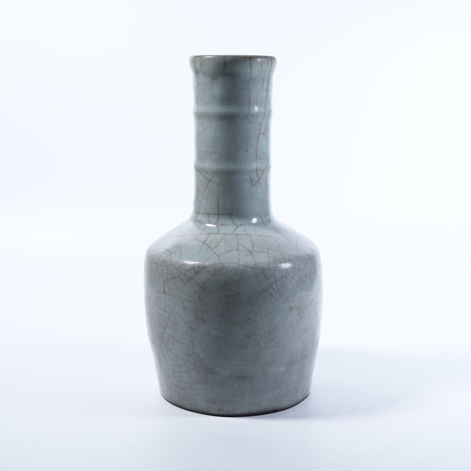 A STRING PATTERN VASE OF GUAN KILN (1 of 9)