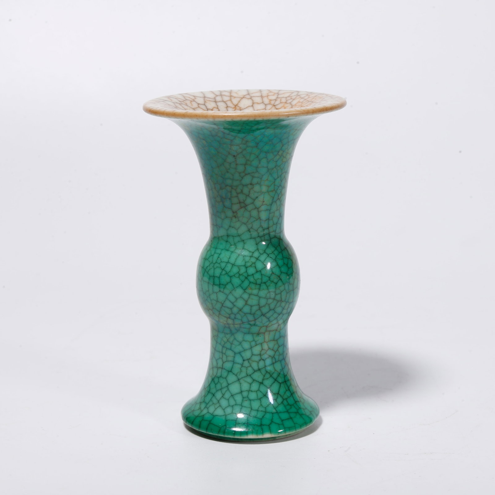 A GREEN GLAZE GU VASE FOR FLOWER ARRANGEMENT: Green Glaze Gu Vase for Flower Arrangement