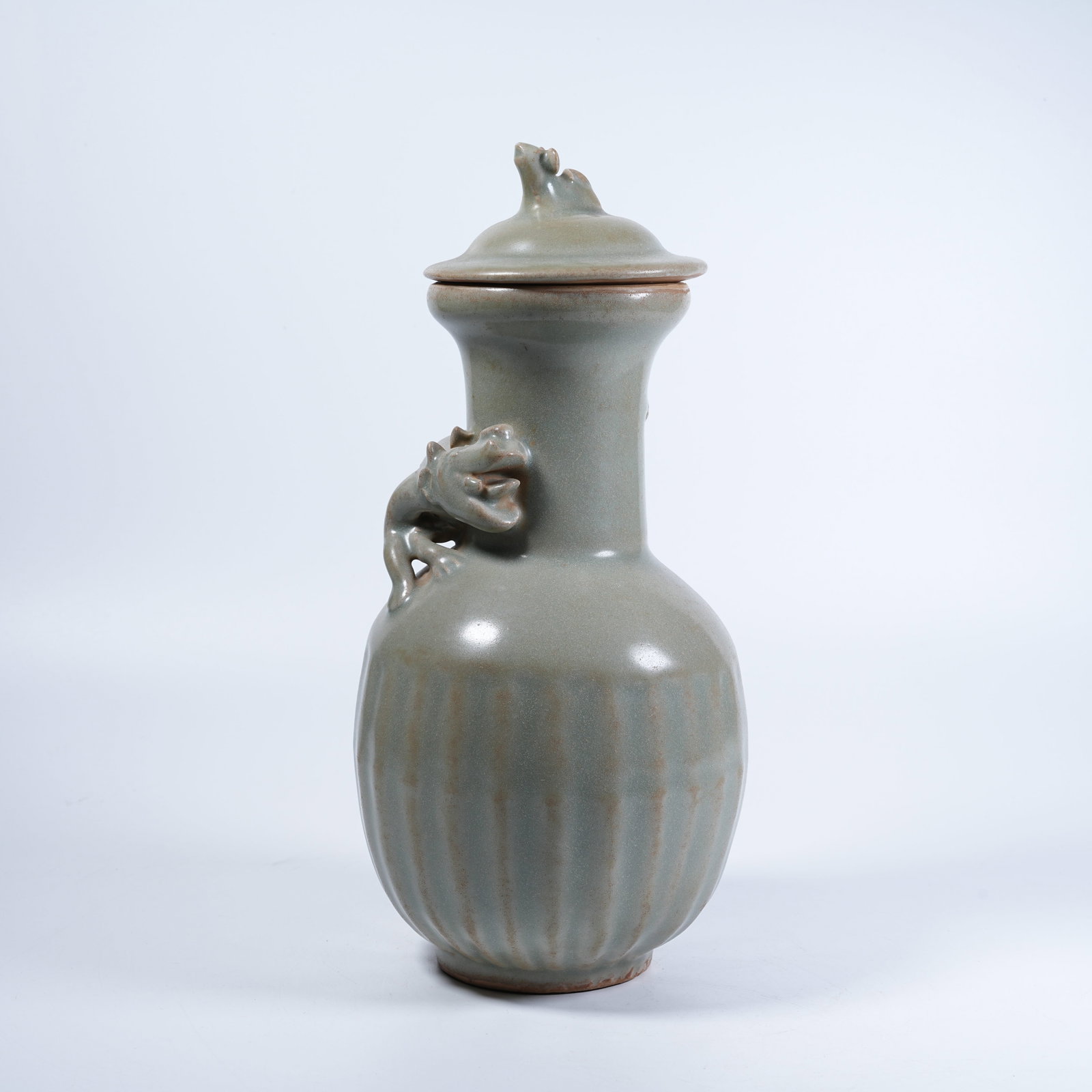 A COVERED VASE WITH APPLIED DRAGON RELIEFS OF LONGQUAN KILN (1 of 9)