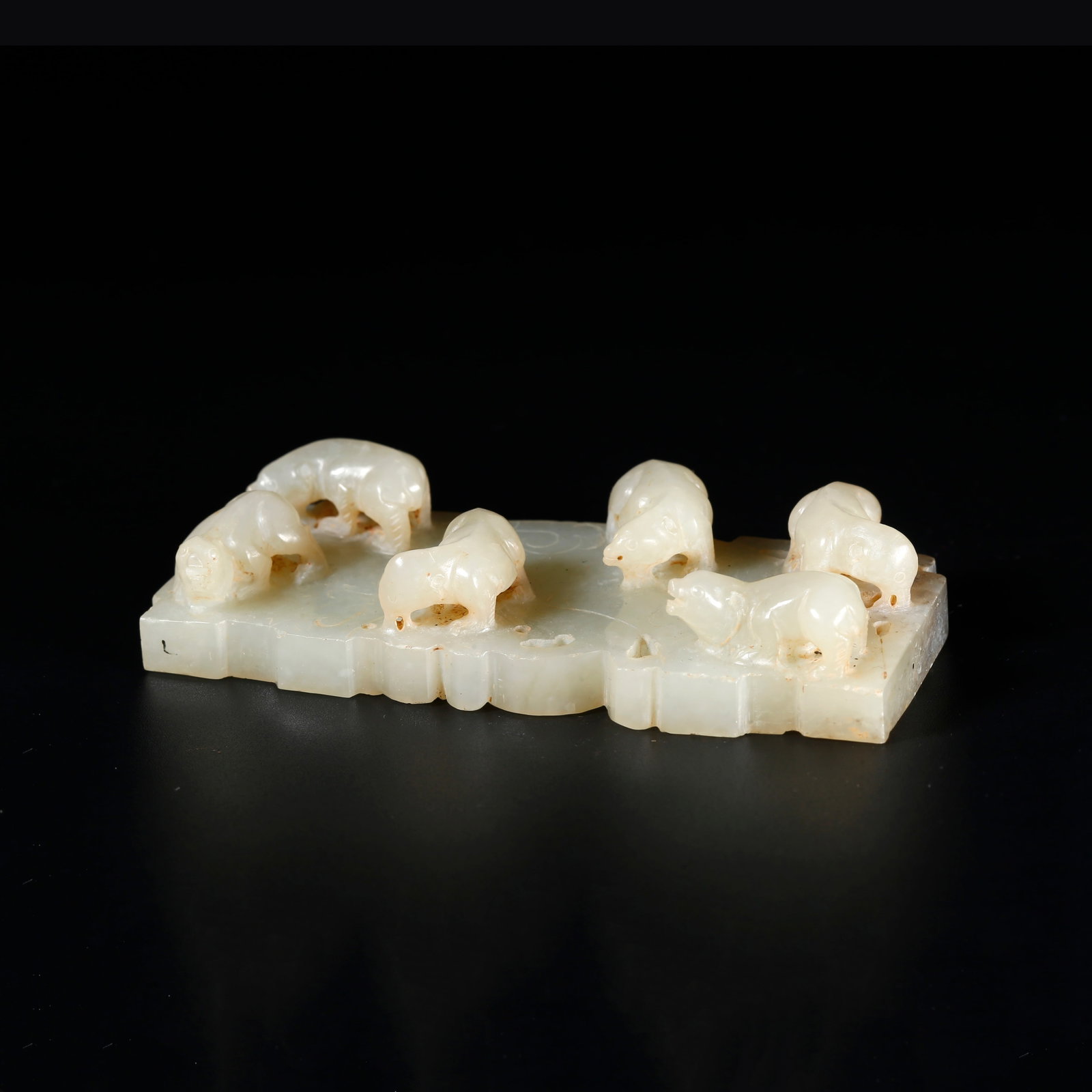 A ANCIENT JADE HUANG ARC PENDANT CARVED WITH BEAST PATTERNS (1 of 9)