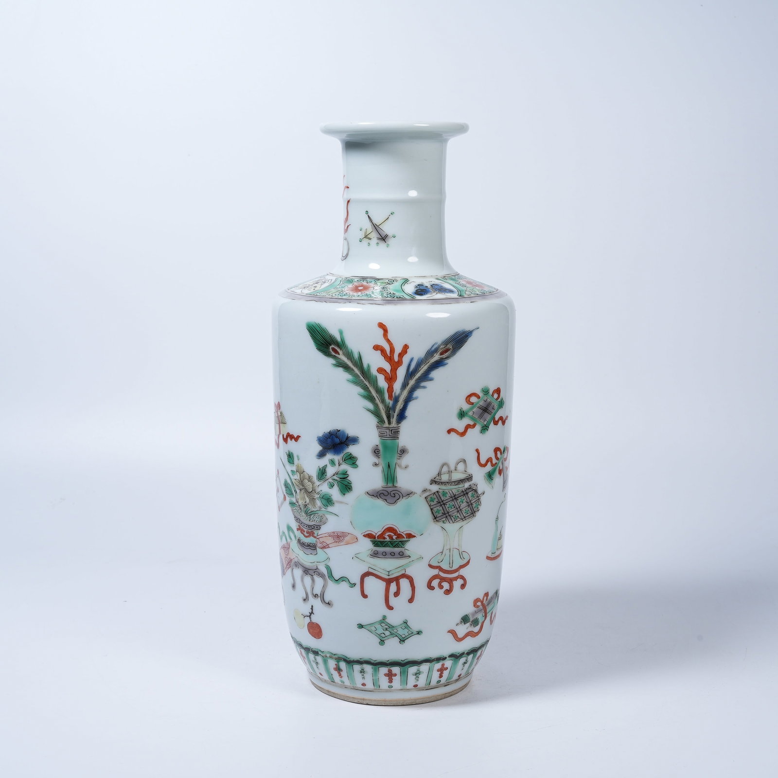 A WUCAI CLUB-SHAPED VASE WITH FIGURE PATTERNS (1 of 9)