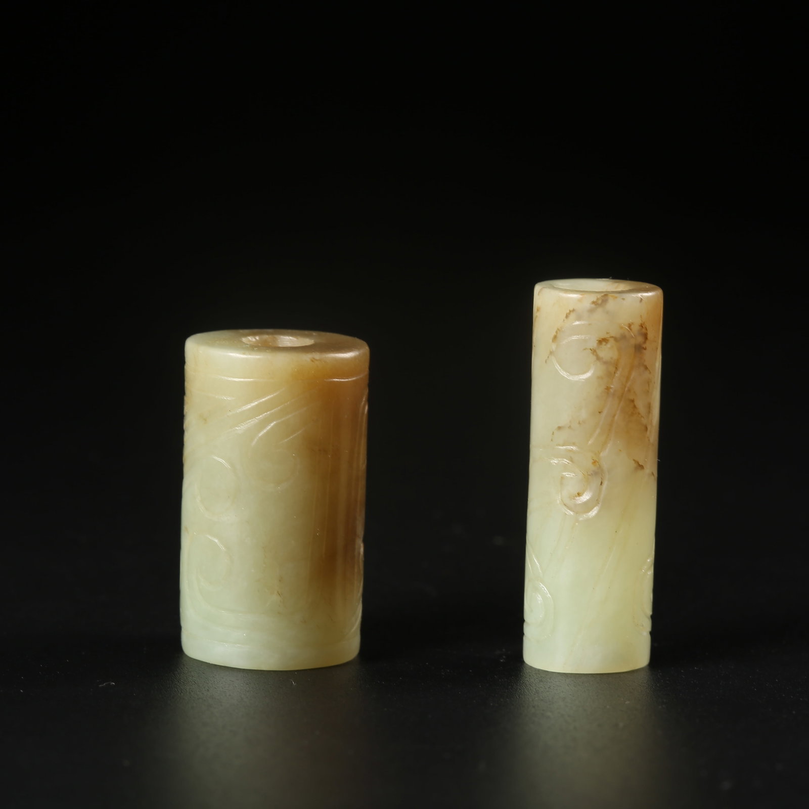 A GROUP OF ARCHAIC JADE BEADS (LEZI): Group of archaic jade beads (lezi)