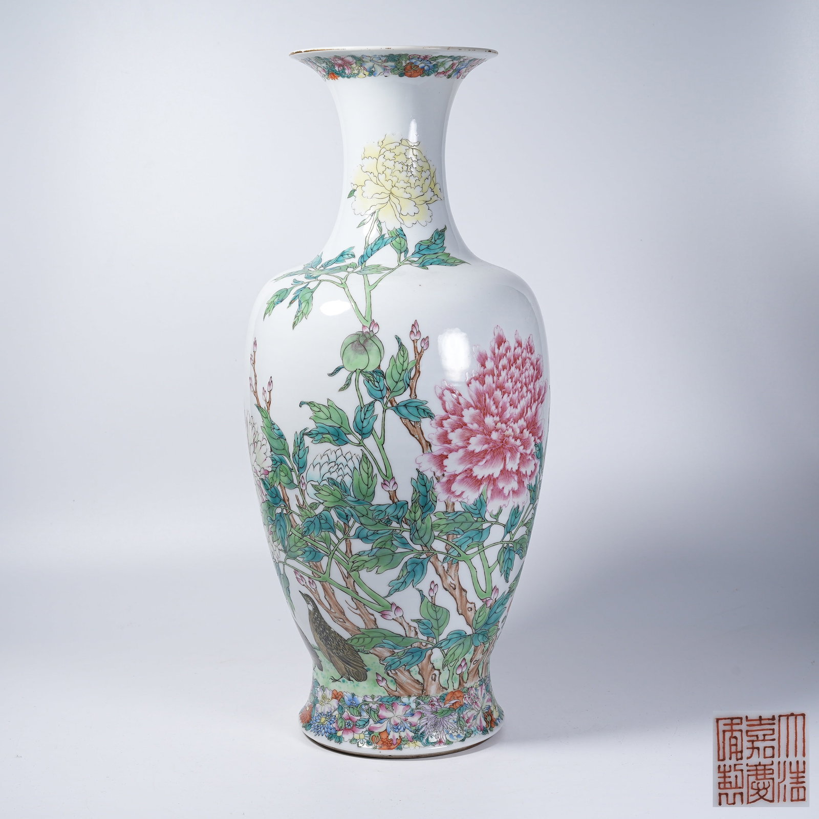 A DECORATIVE VASE WITH FAMILLE ROSE FLOWER AND BIRD PATTERN: Decorative Vase with Famille Rose Flower and Bird Pattern