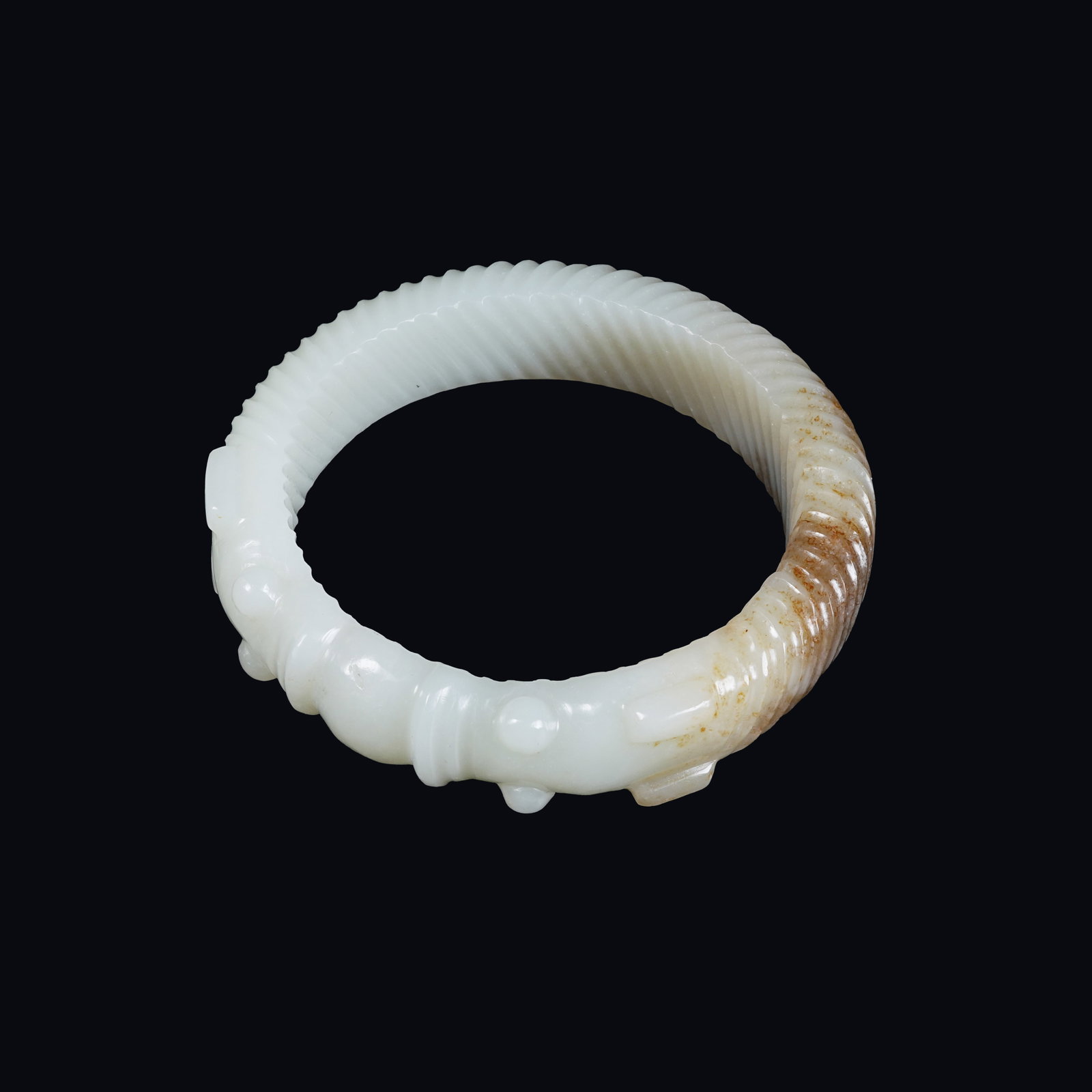 A ANCIENT JADE BRACELET CARVED WITH DOUBLE DRAGONS PLAYING PEARL (1 of 8)