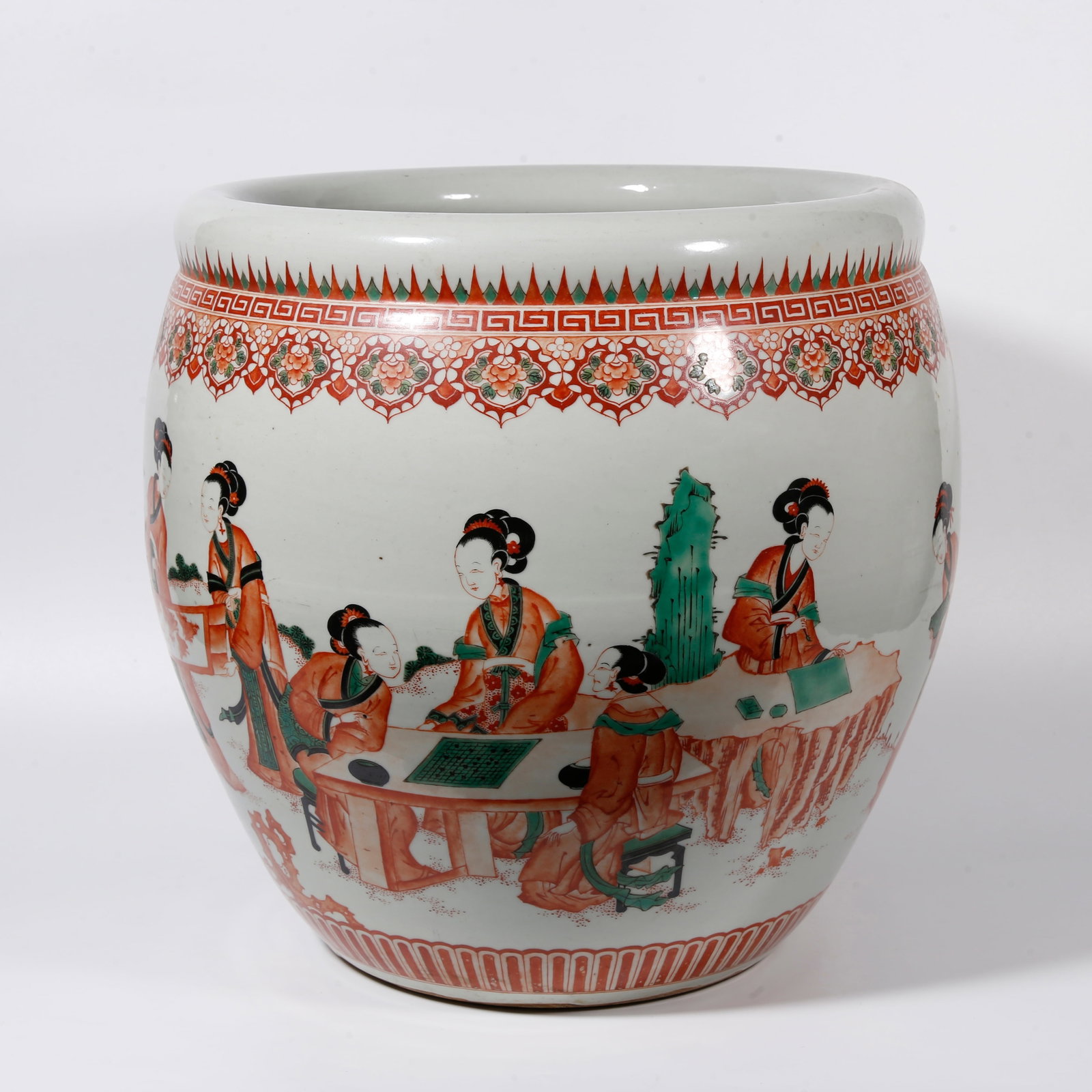 A WUCAI JAR WITH BEAUTY FIGURE PAINTING: Wucai Jar with Beauty Figure Painting