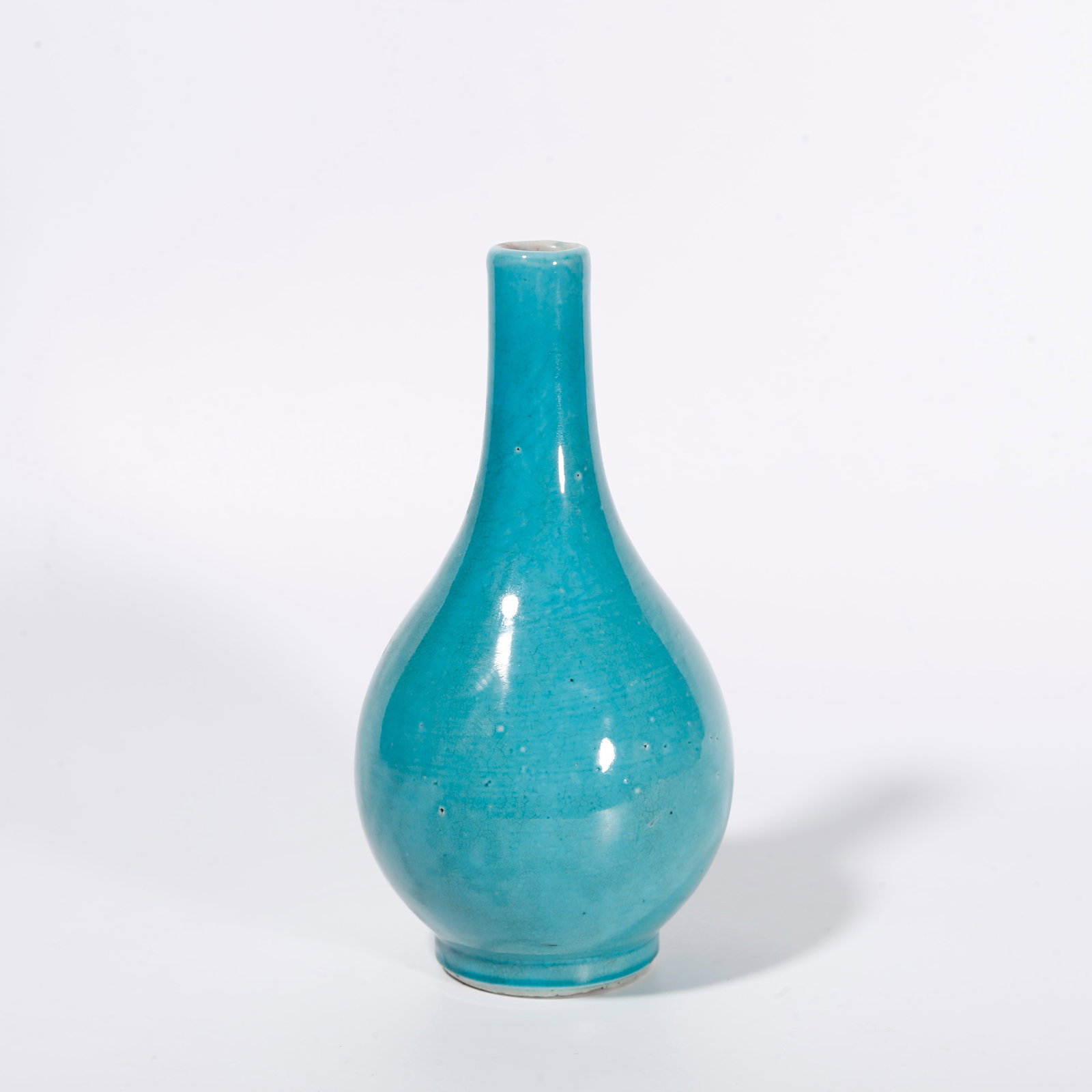 A PEACOCK BLUE GLAZE GALLBLADDER VASE: Peacock Blue Glaze Gallbladder Vase