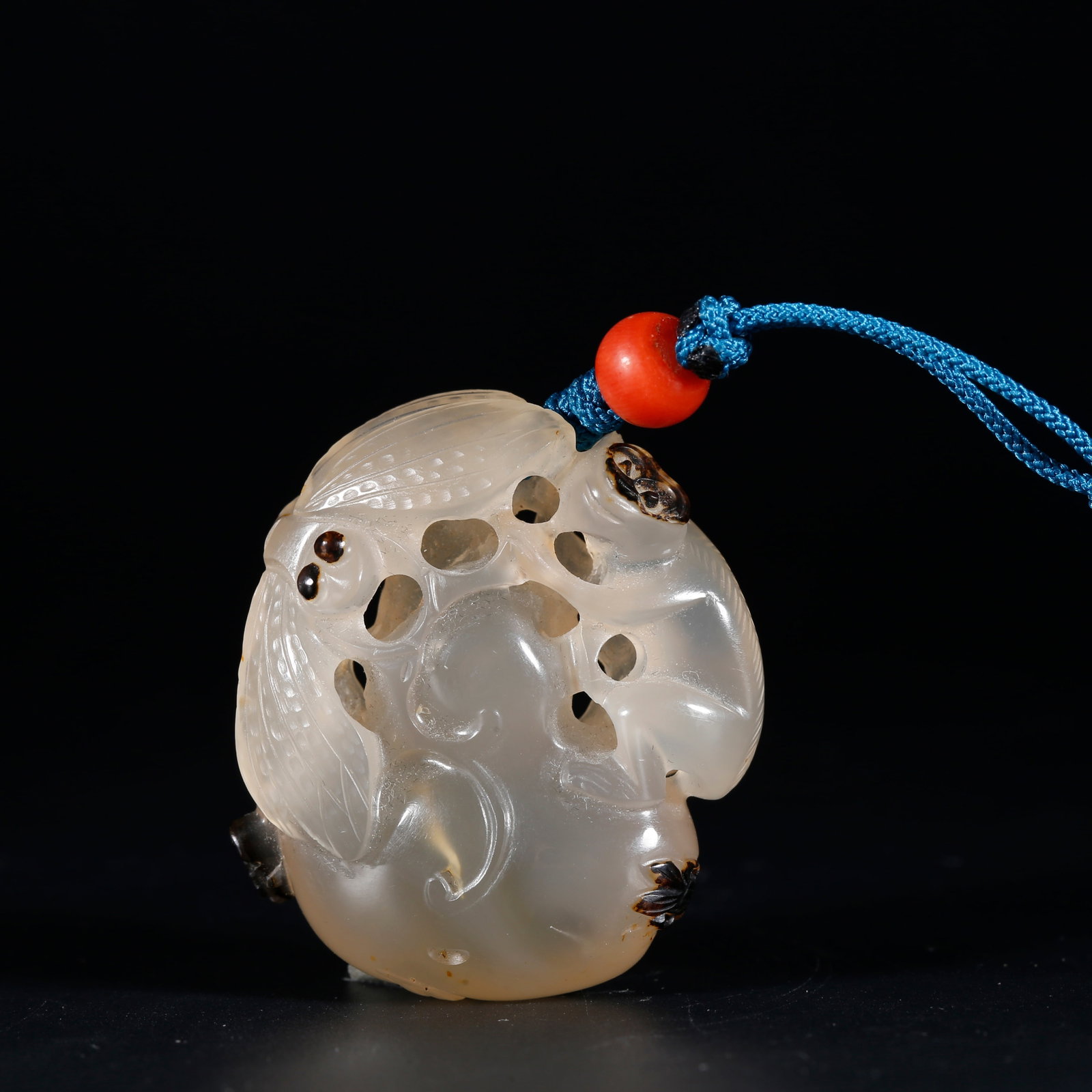 A AGATE GOURD PENDANT: Agate Gourd Pendant