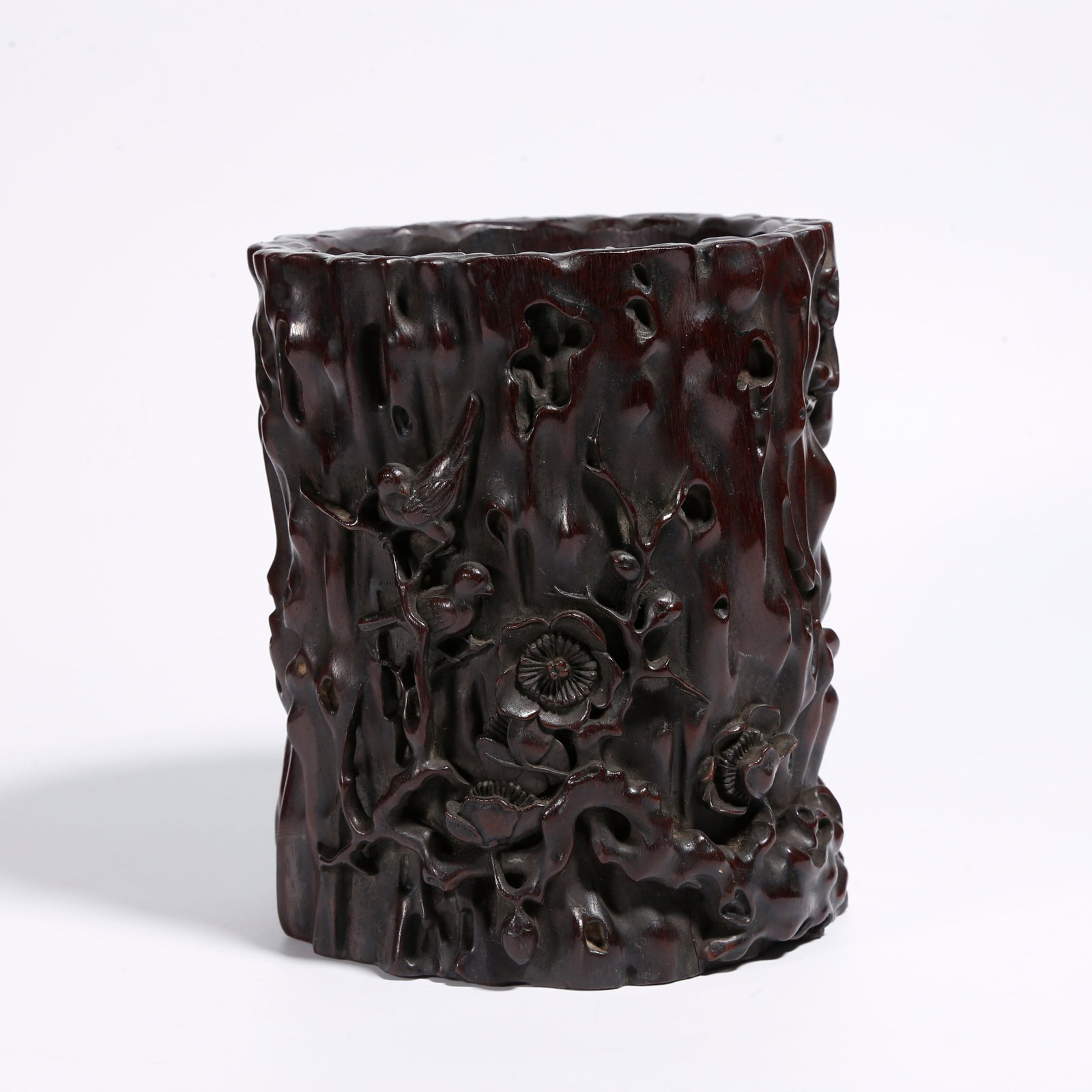 A RED SANDALWOOD BRUSH POT CARVED WITH FLORAL PATTERNS: Red Sandalwood Brush Pot Carved with Floral Patterns