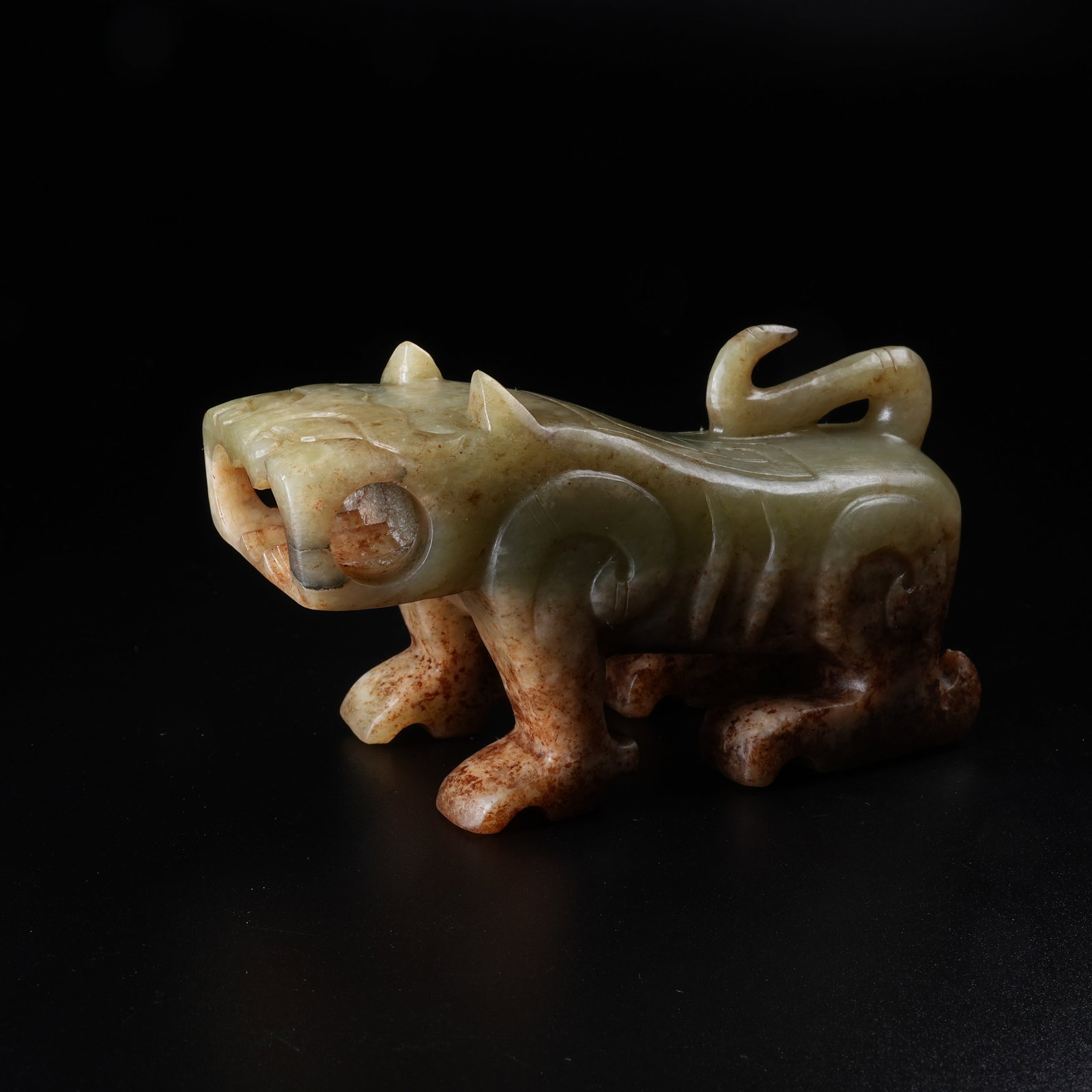 A ANCIENT JADE BEAST ORNAMENT (1 of 8)