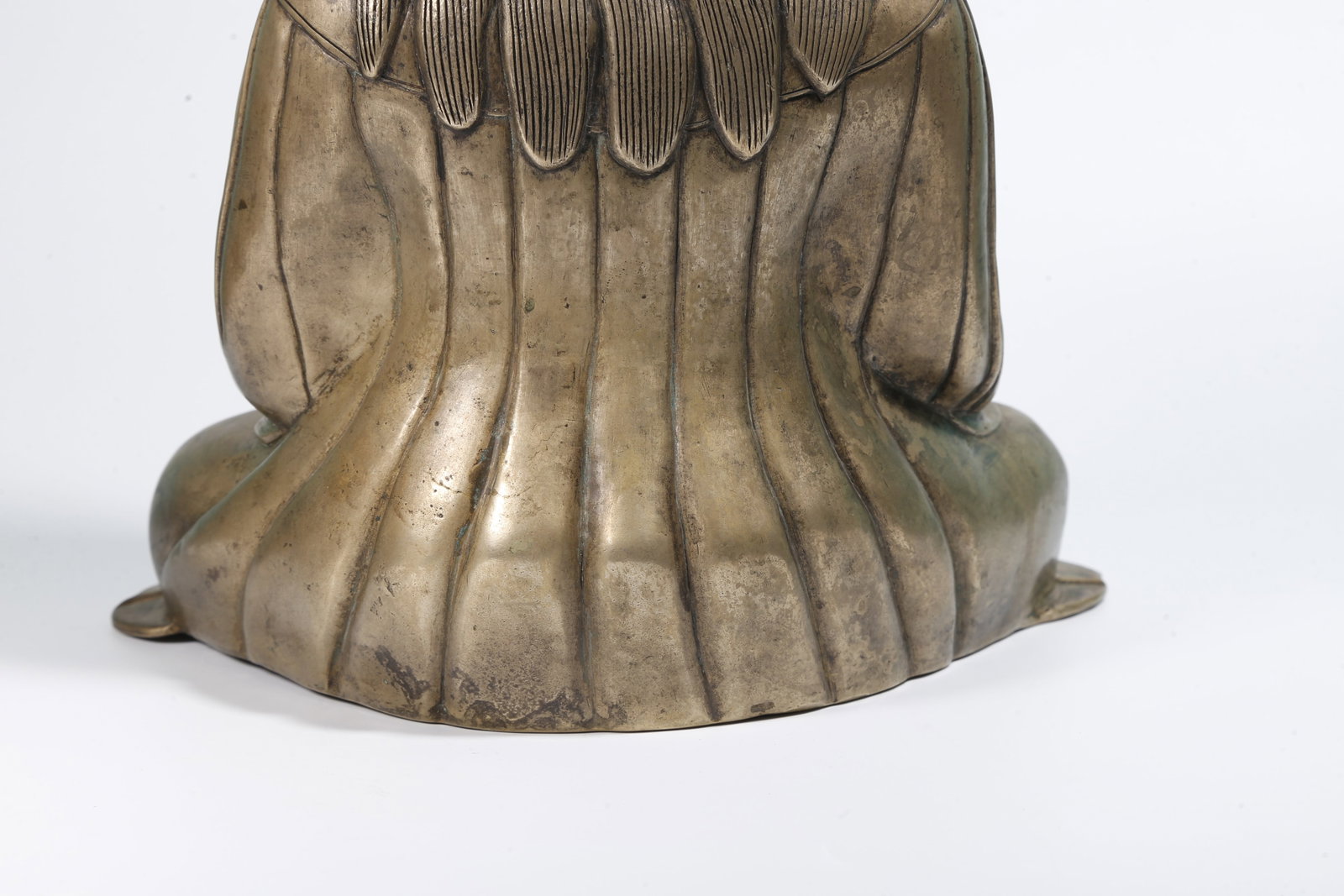 A BRONZE HUMAN FIGURE STATUE - 7