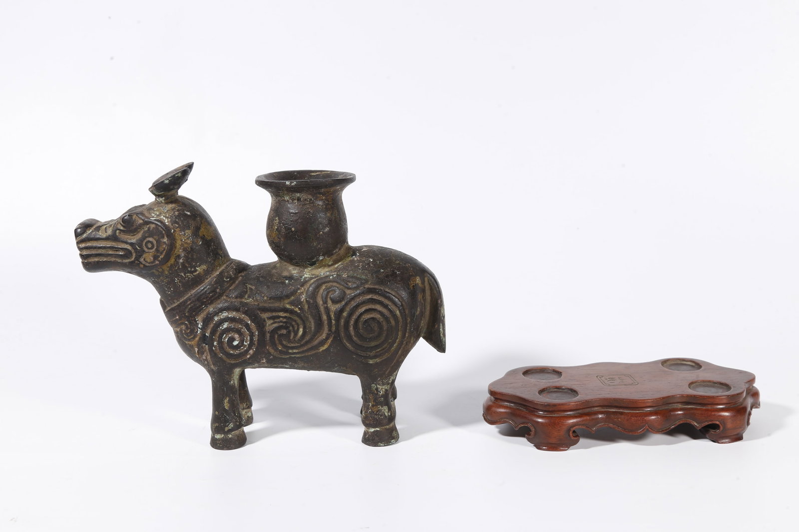 A BRONZE ZUN - 5