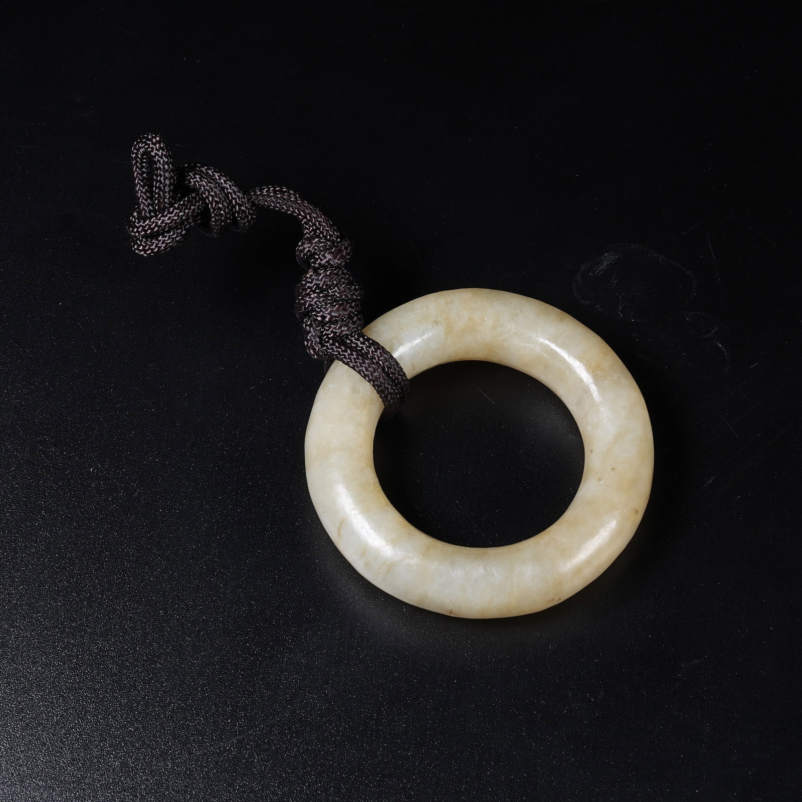 A HETIAN JADE KASAYA RING: Hetian Jade Kasaya Ring