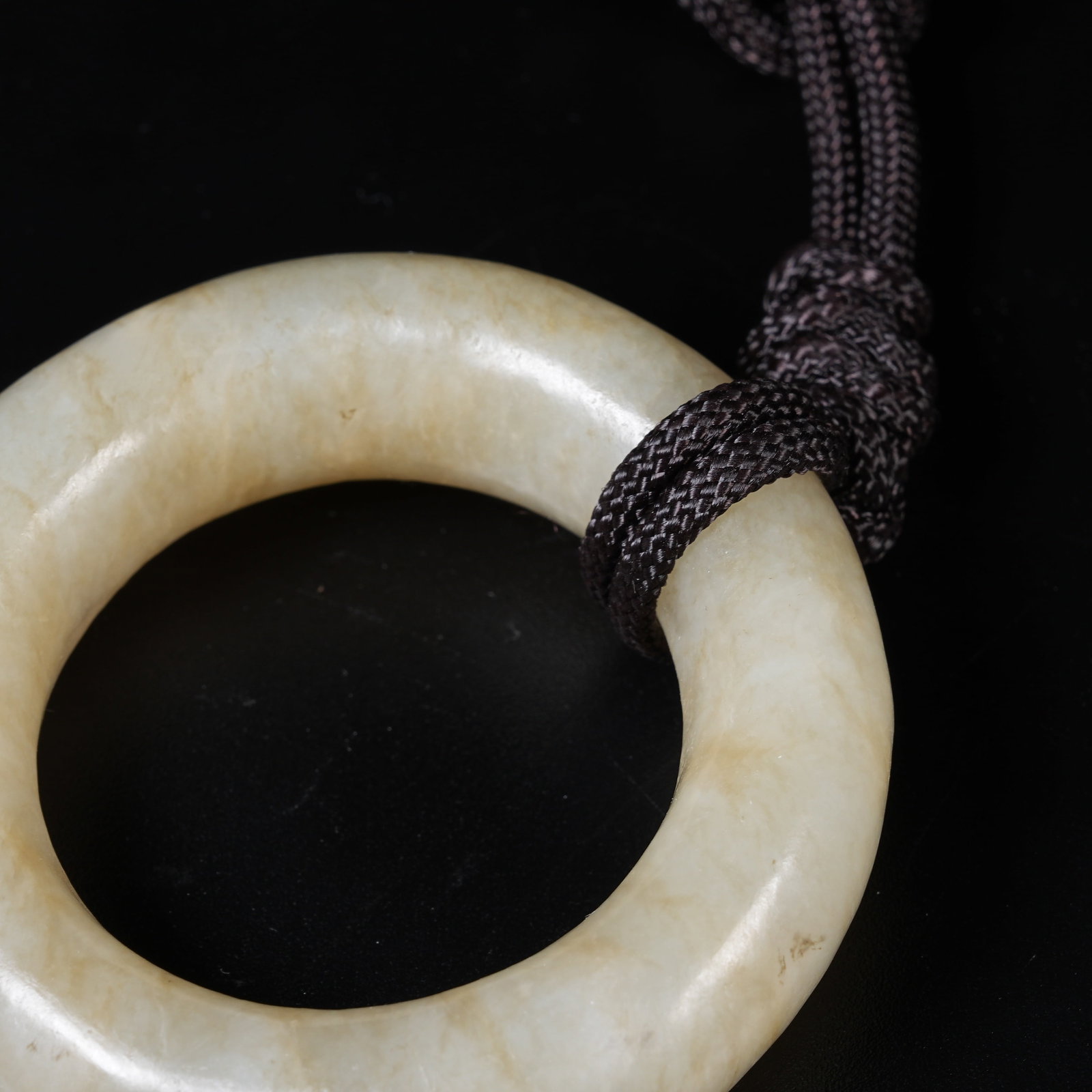 A HETIAN JADE KASAYA RING - 8