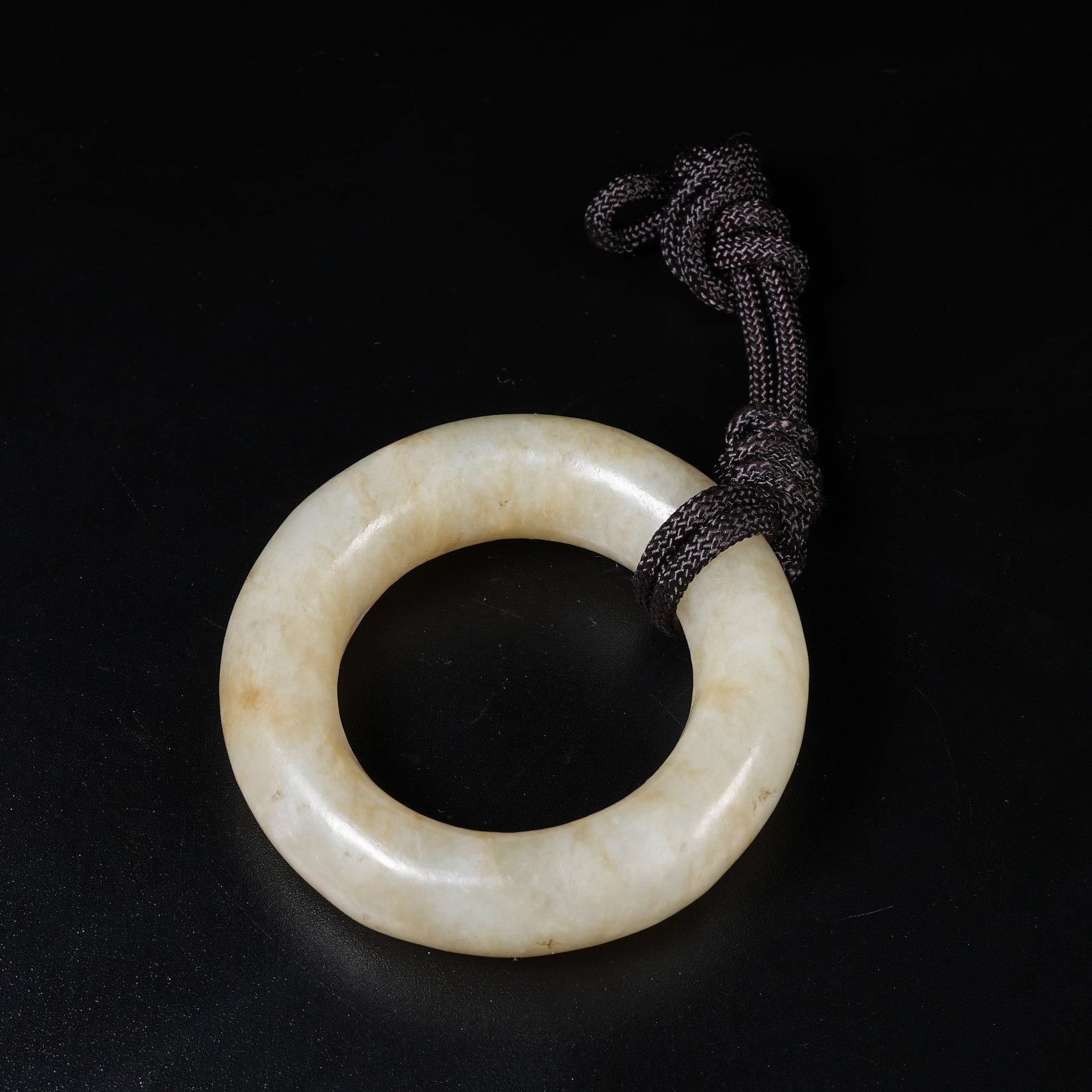 A HETIAN JADE KASAYA RING - 9
