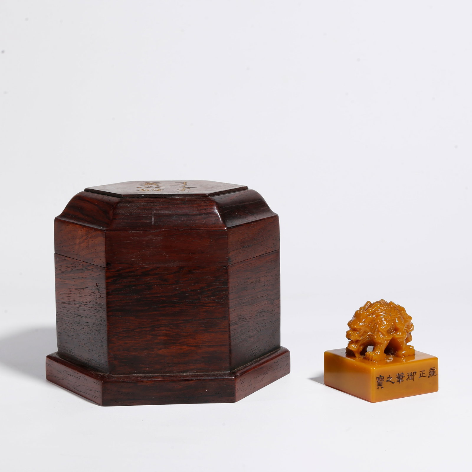 A SHOUSHAN TIANHUANG STONE SEAL CARVED WITH DOUBLE DRAGON KNOB: Shoushan Tianhuang Stone Seal Carved with Double Dragon Knob