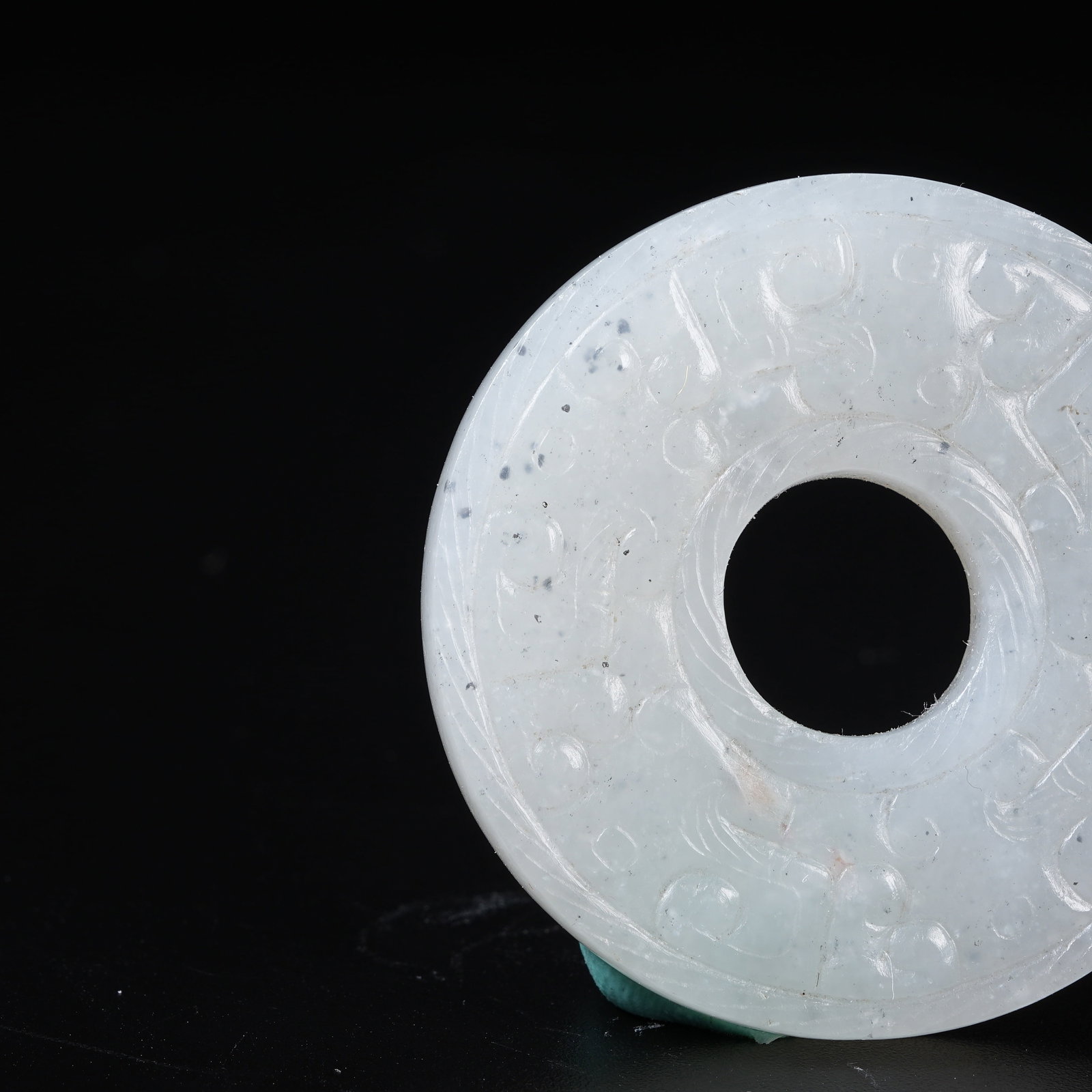 A ANCIENT JADE BI DISC WITH HOOKED CLOUD PATTERN - 3