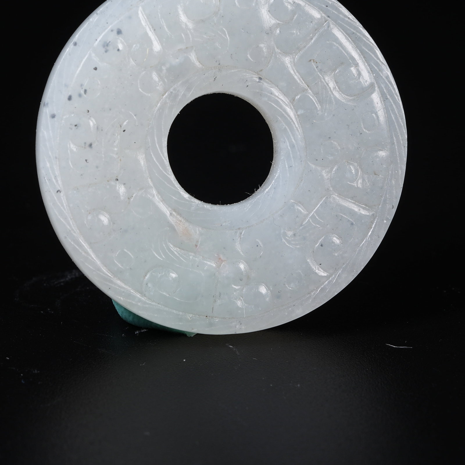 A ANCIENT JADE BI DISC WITH HOOKED CLOUD PATTERN - 4