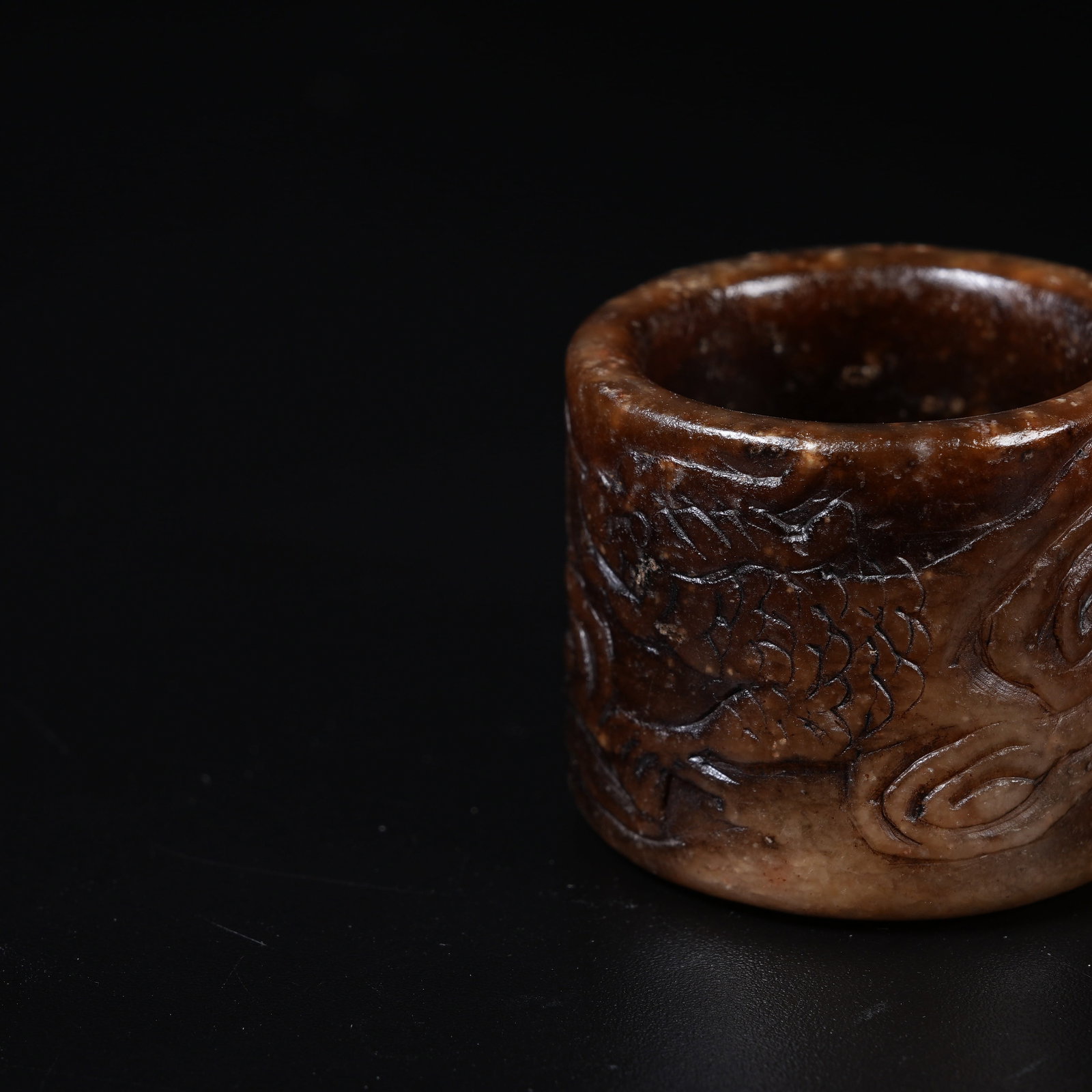 A ANCIENT JADE THUMB RING WITH AUSPICIOUS CLOUD PATTERN - 5