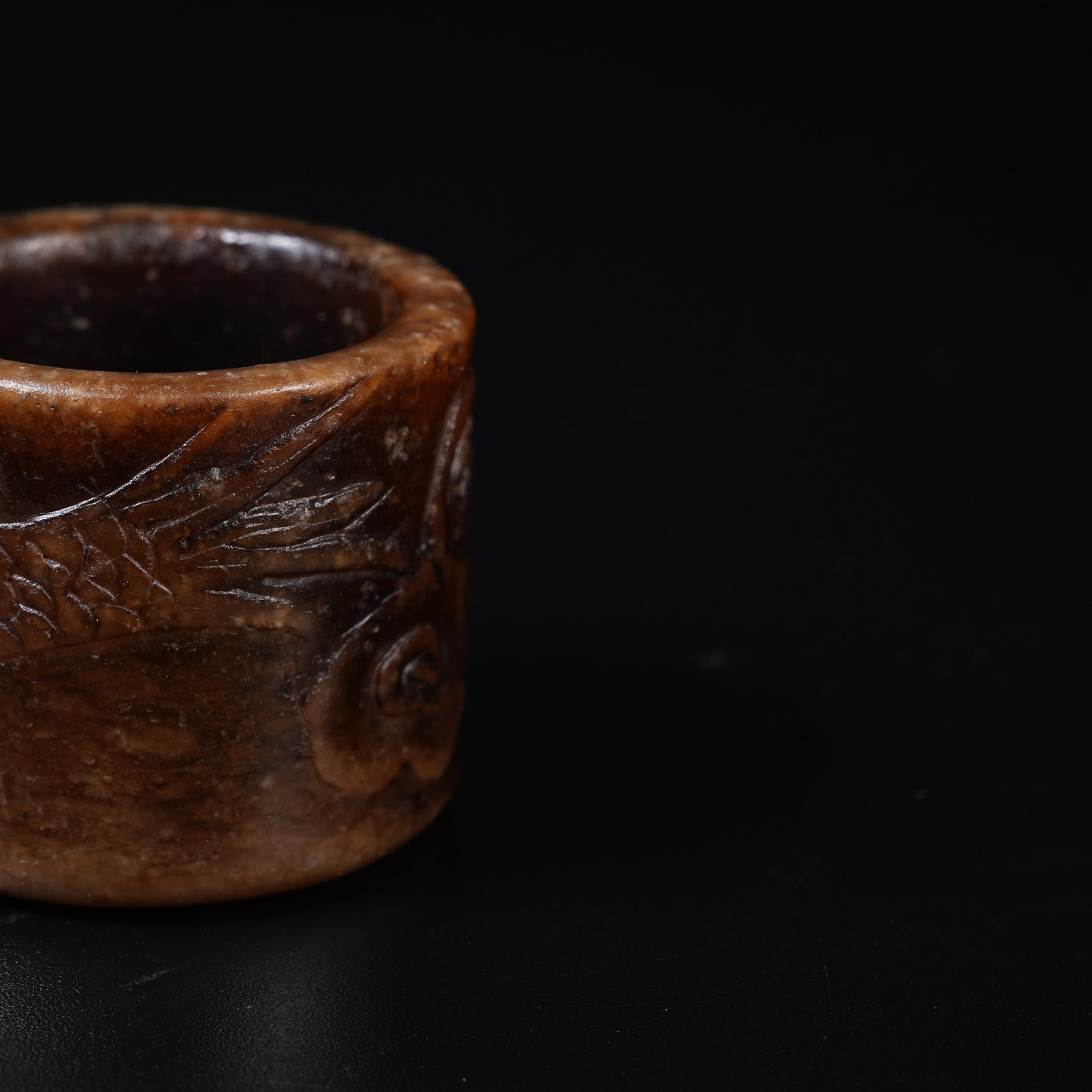 A ANCIENT JADE THUMB RING WITH AUSPICIOUS CLOUD PATTERN - 7