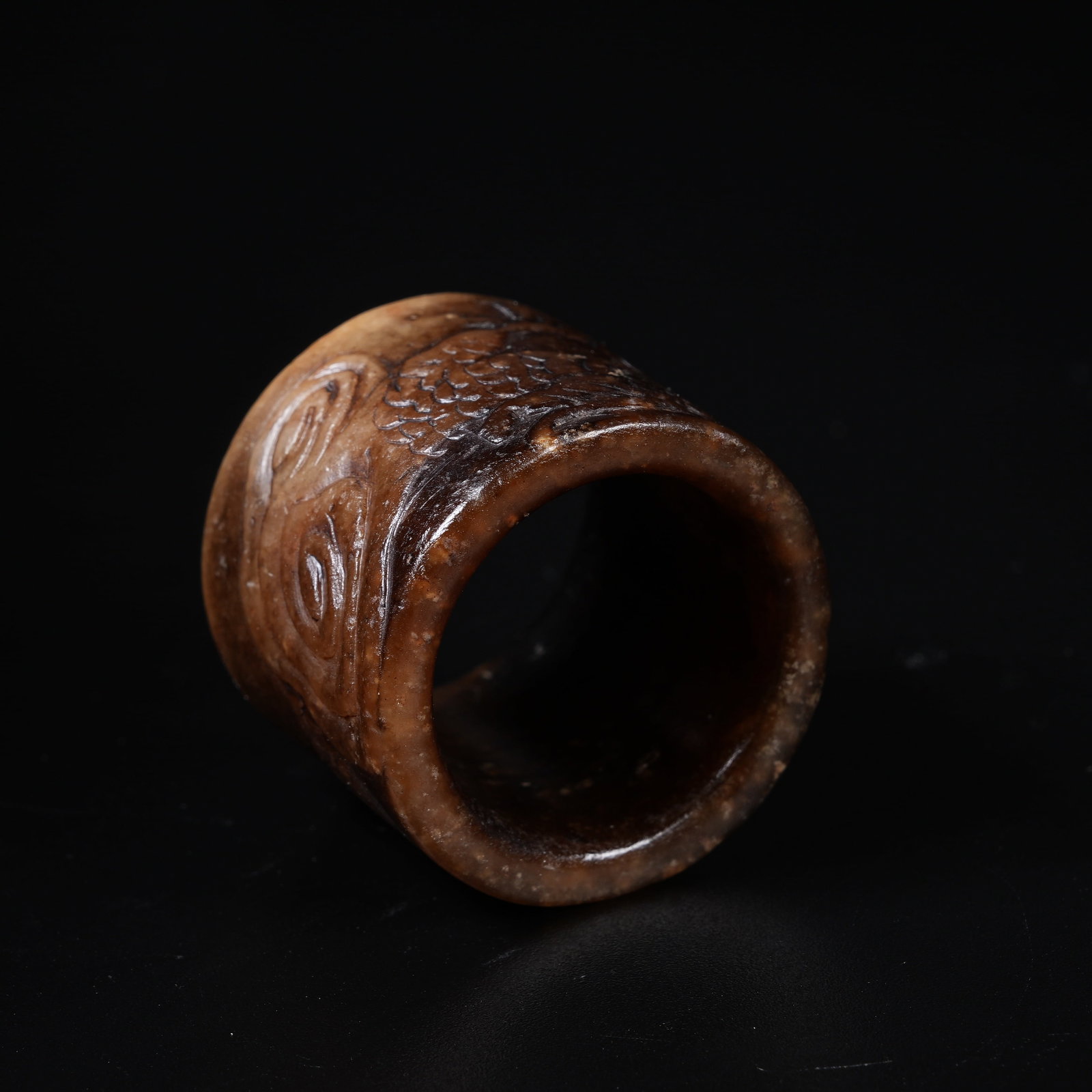 A ANCIENT JADE THUMB RING WITH AUSPICIOUS CLOUD PATTERN - 8