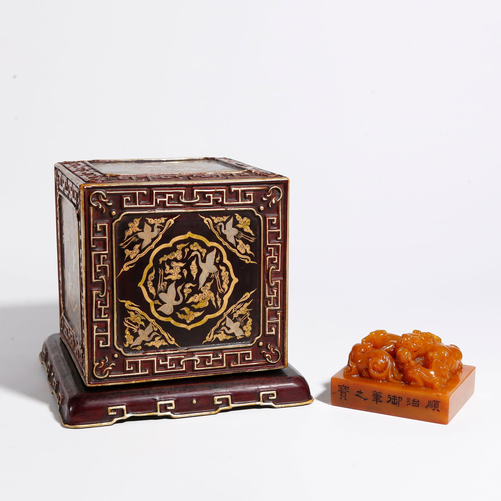 A SHOUSHAN TIANHUANG STONE SEAL CARVED WITH LION AND CUB LION KNOB: Shoushan Tianhuang Stone Seal Carved with Lion and Cub Lion Knob