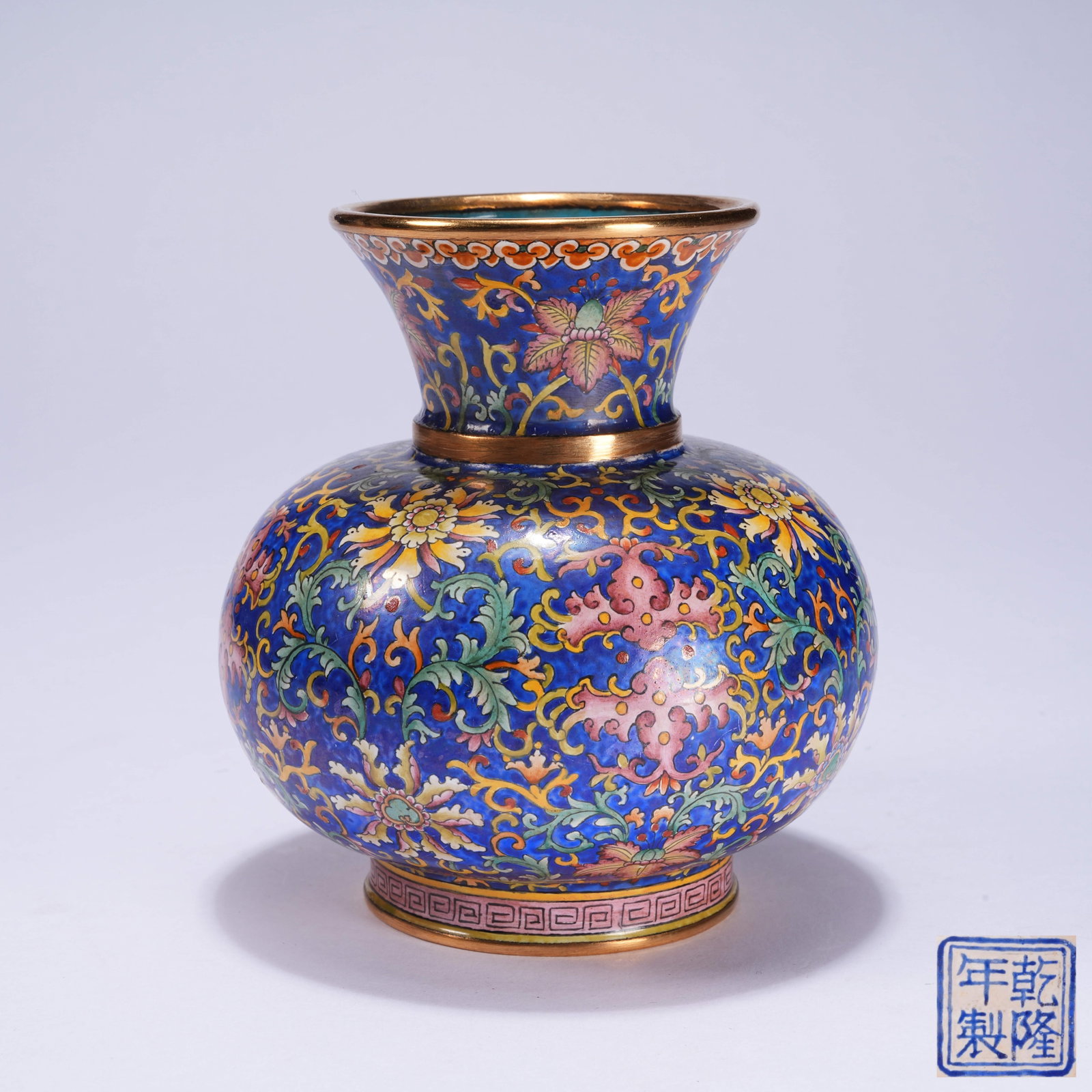 A CLOISONNÉ ENAMEL SMALL VASE WITH INTERLOCKING LOTUS PATTERN (1 of 9)