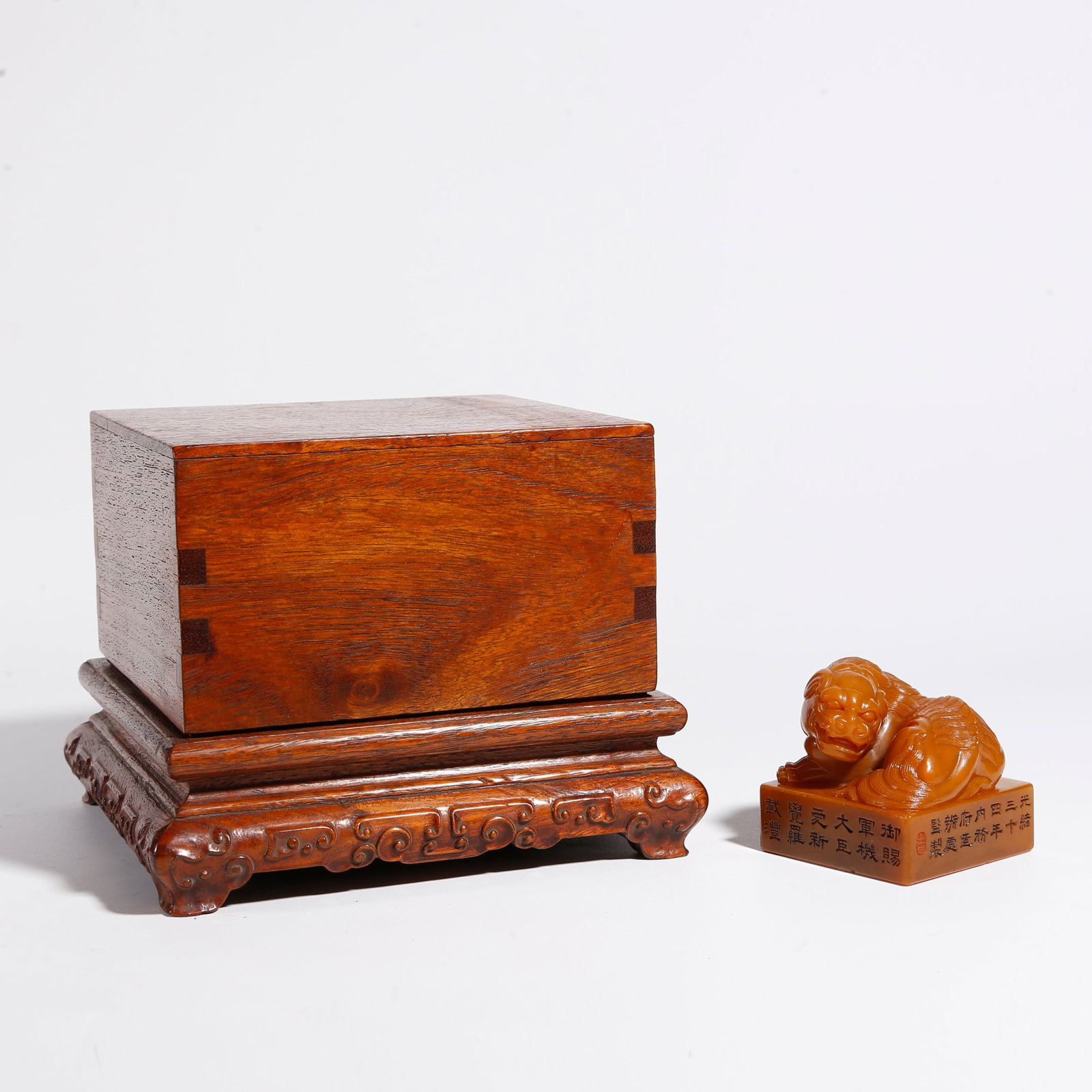 A SHOUSHAN TIANHUANG STONE SEAL CARVED WITH OX KNOB: Shoushan Tianhuang Stone Seal Carved with Ox Knob