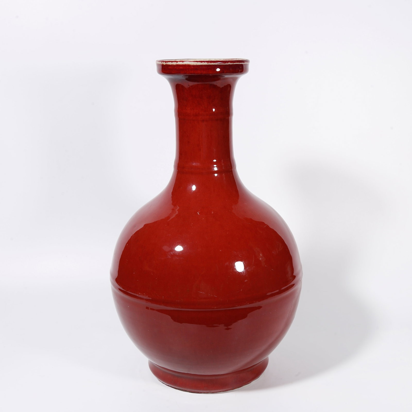 A RED GLAZE WIDE MOUTH VASE (1 of 9)
