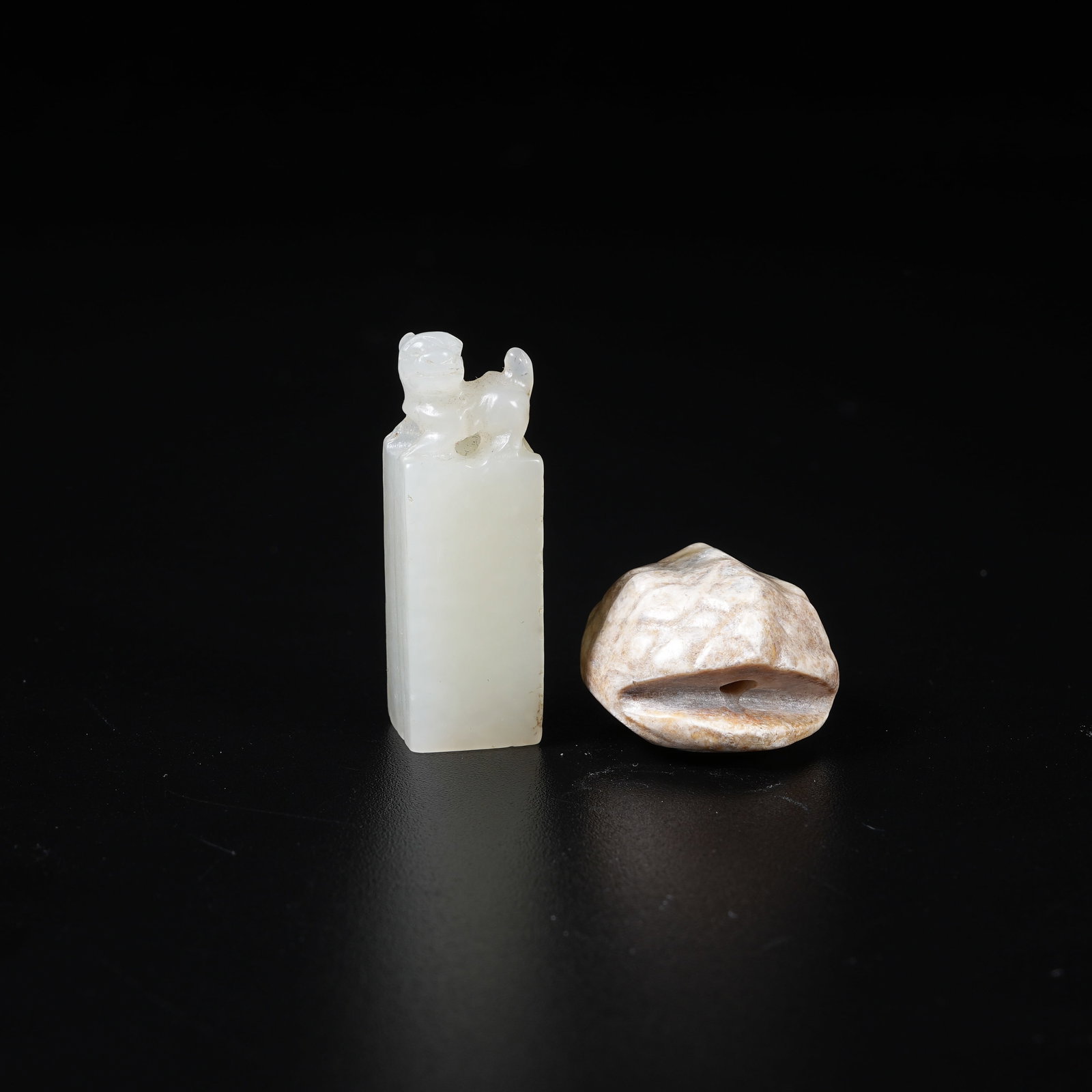 A SET OF ANCIENT JADE WARES (1 of 8)