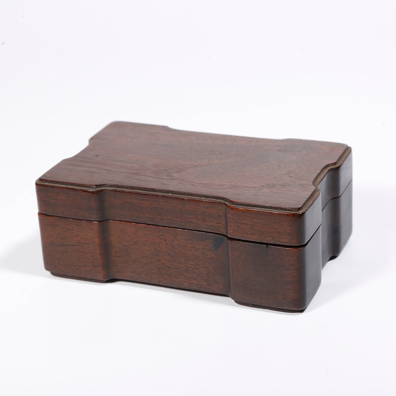 A RED SANDALWOOD LIDDED BOX (1 of 10)