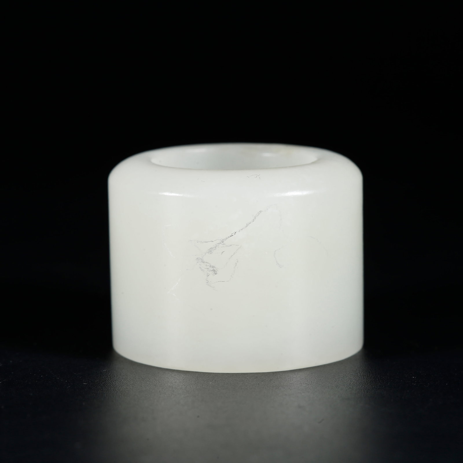 A HETIAN JADE ARCHER'S RING: Hetian Jade Archer's Ring