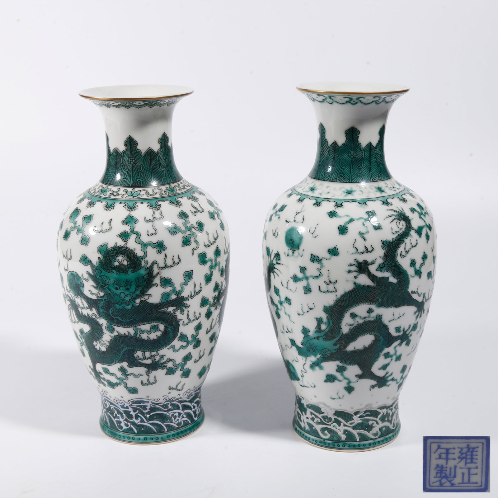 A GREEN GLAZE APPRECIATION VASE WITH CLOUD DRAGON PATTERNS (A PAIR): Green Glaze Appreciation Vase with Cloud Dragon Patterns (A Pair)