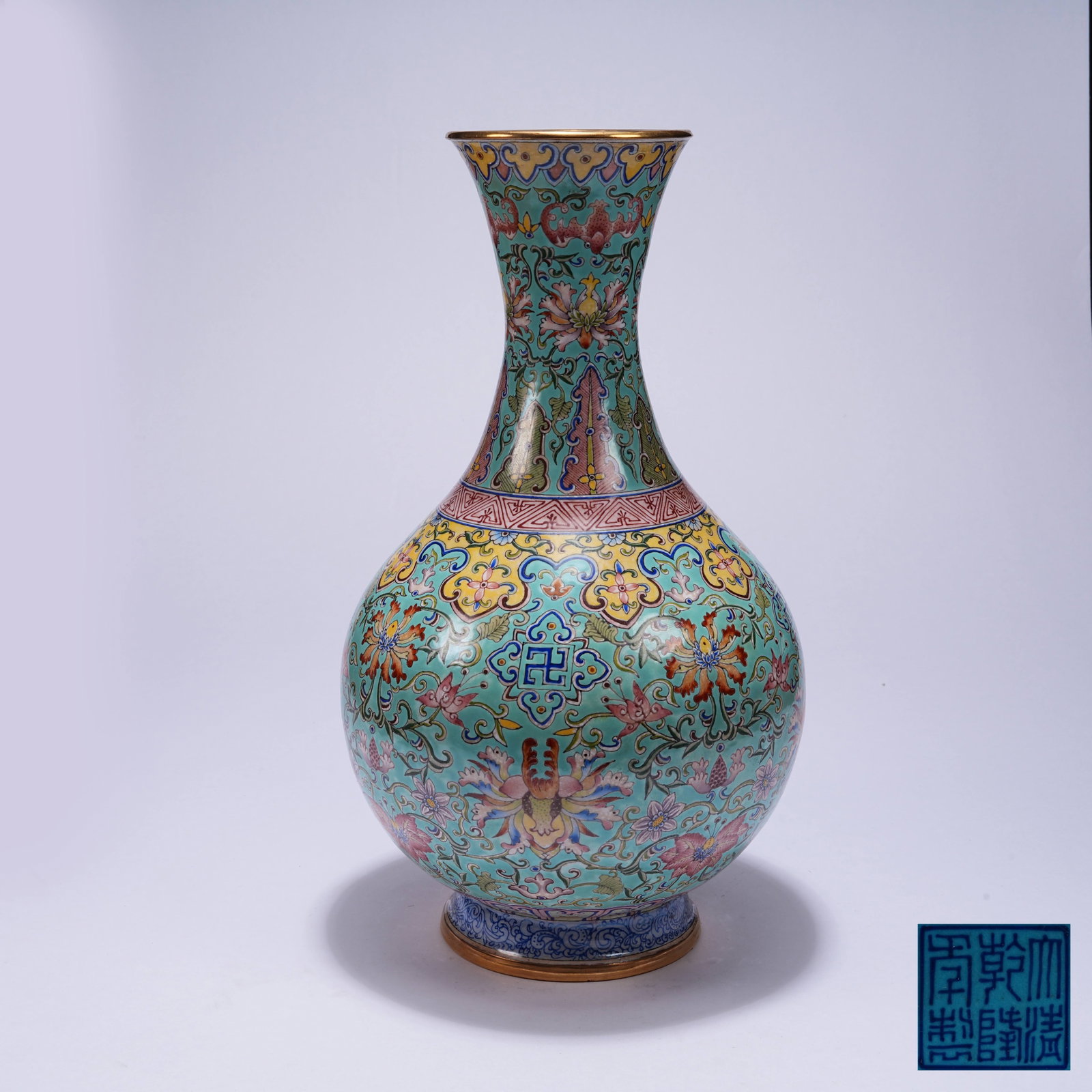 A CLOISONNÉ ENAMEL APPRECIATION VASE WITH INTERLOCKING PRECIOUS FLORAL PATTERN (1 of 9)