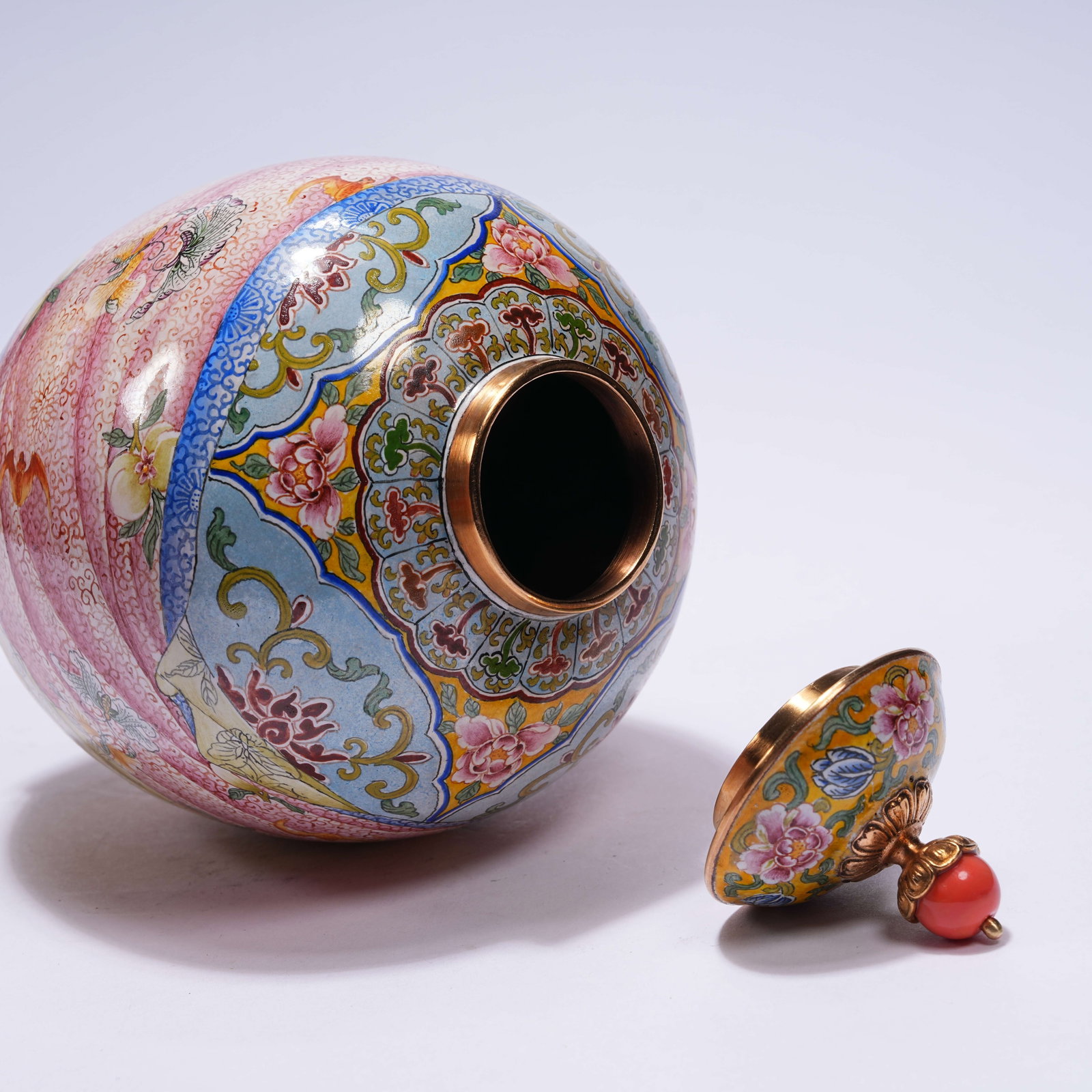 A CLOISONNÉ ENAMEL COVERED JAR WITH WRAPPER PATTERN - 8