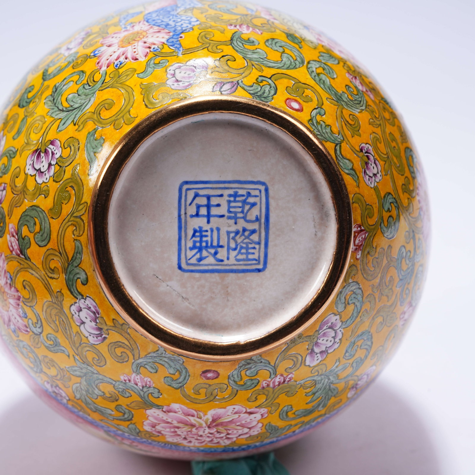A CLOISONNÉ ENAMEL COVERED JAR WITH WRAPPER PATTERN - 9