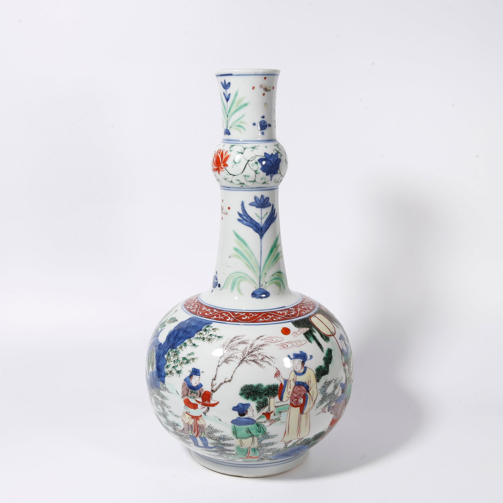 A WUCAI LONG NECK VASE WITH FIGURE STORY PATTERN (1 of 9)